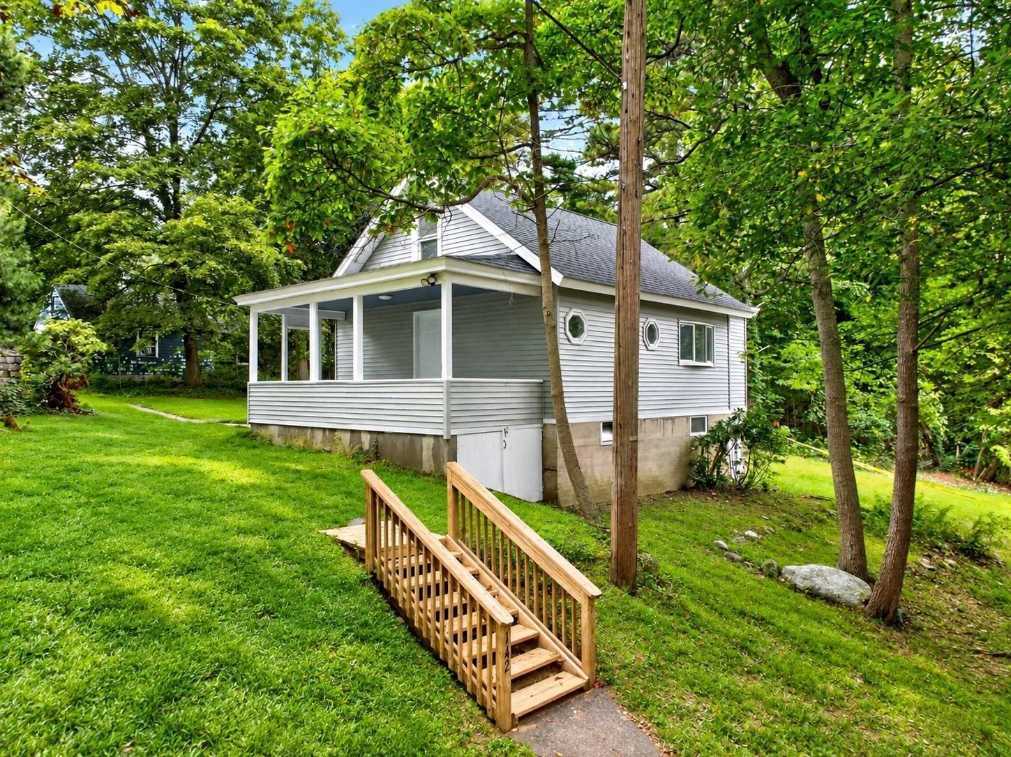 May St, North Attleboro, MA 02760