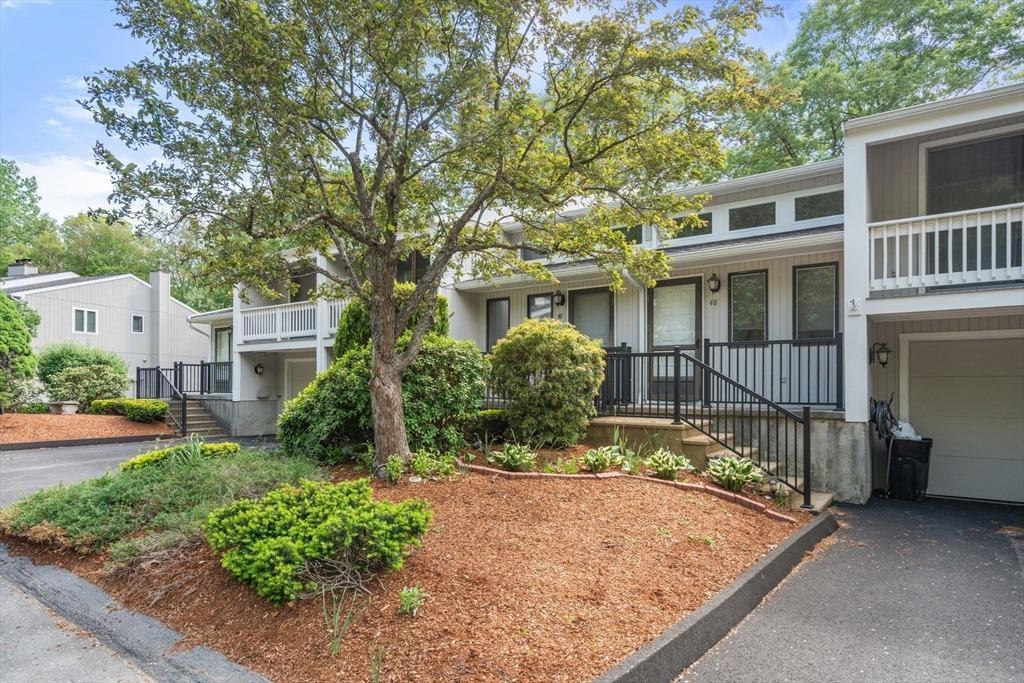 Londonderry Rd, Grafton, MA 01519
