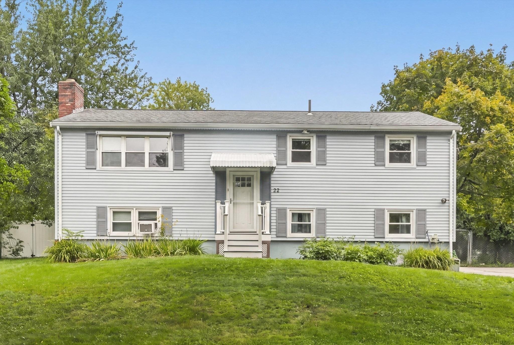 Woodbury St, Salem, NH 03079