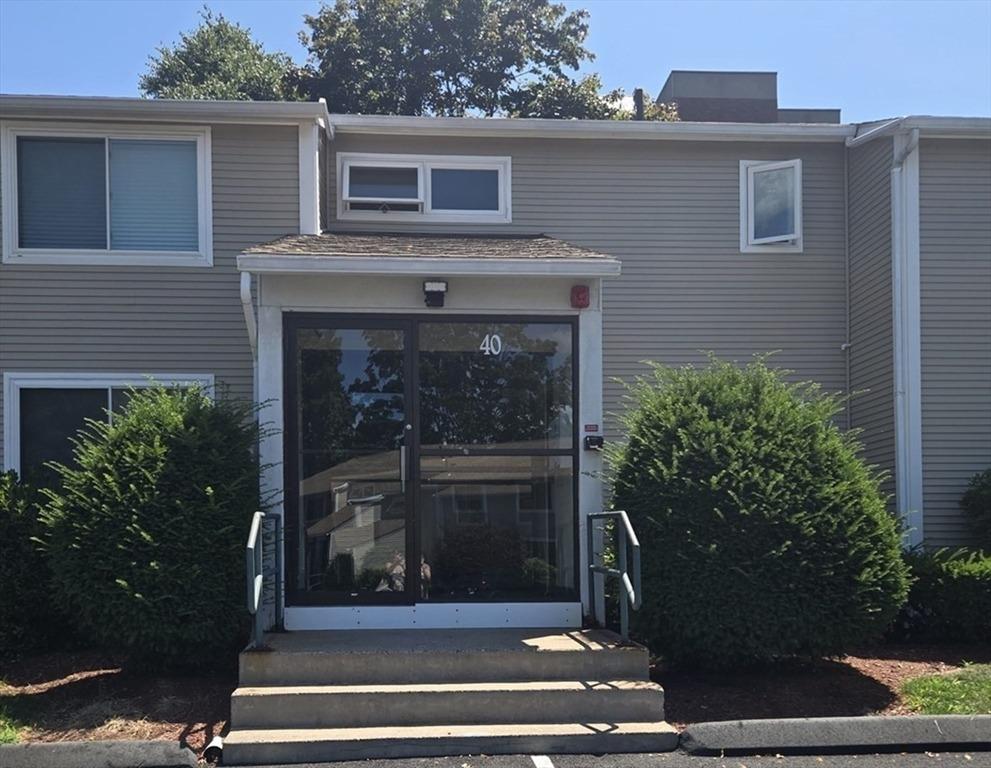 Saint Kolbe Dr, Holyoke, MA 01040