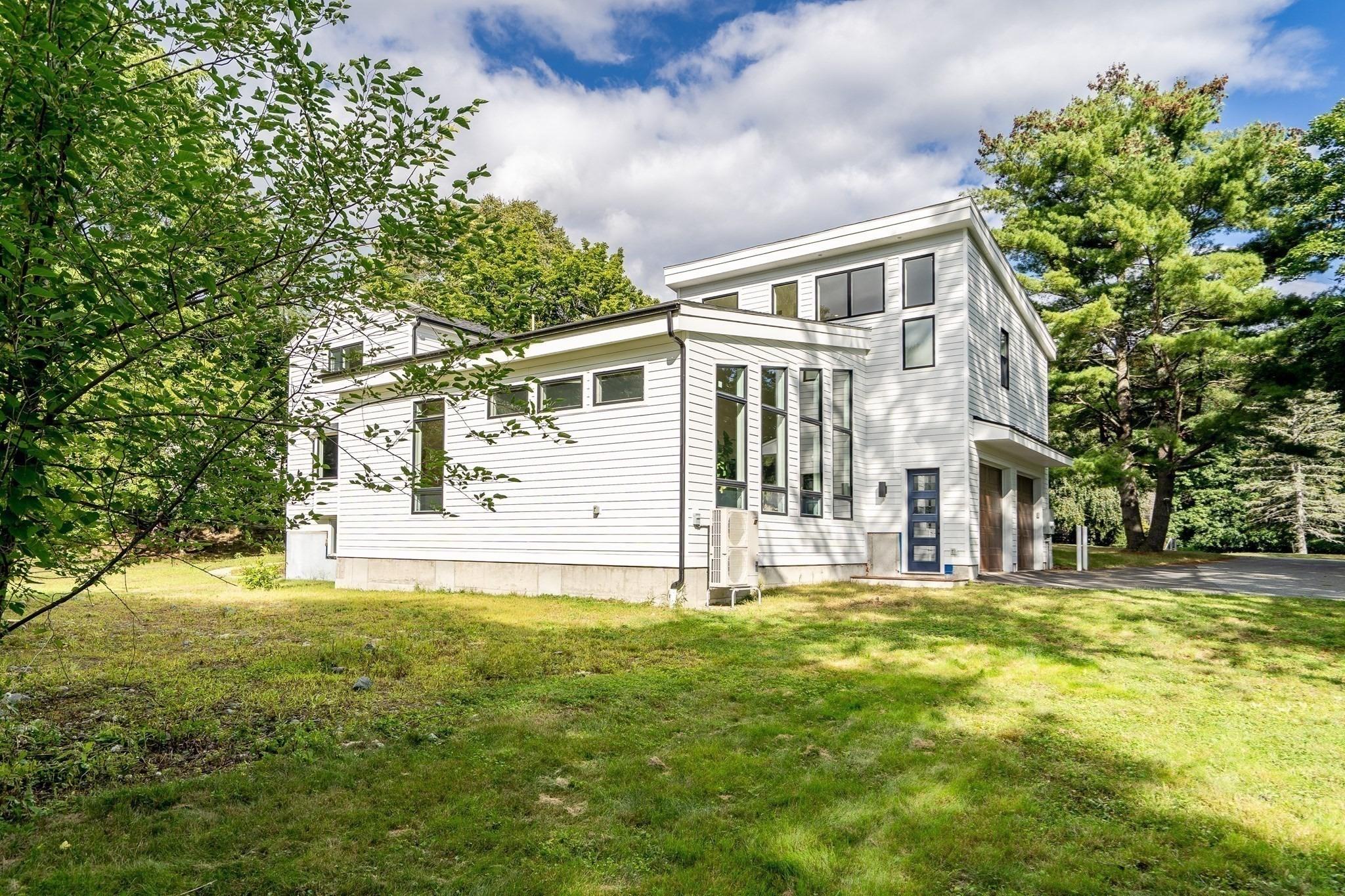 Maureen Rd, Lexington, MA 02420