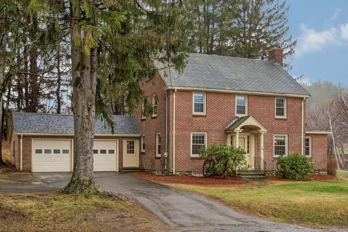 Main St, Holden, MA 01520