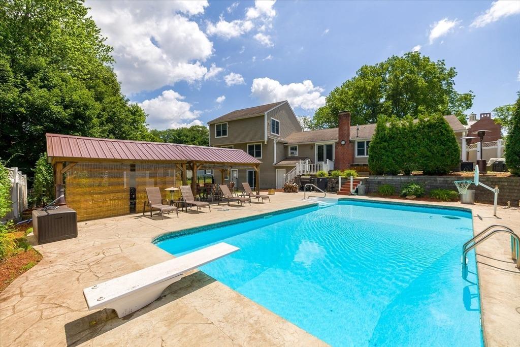 Arrowhead Ave, Auburn, MA 01501
