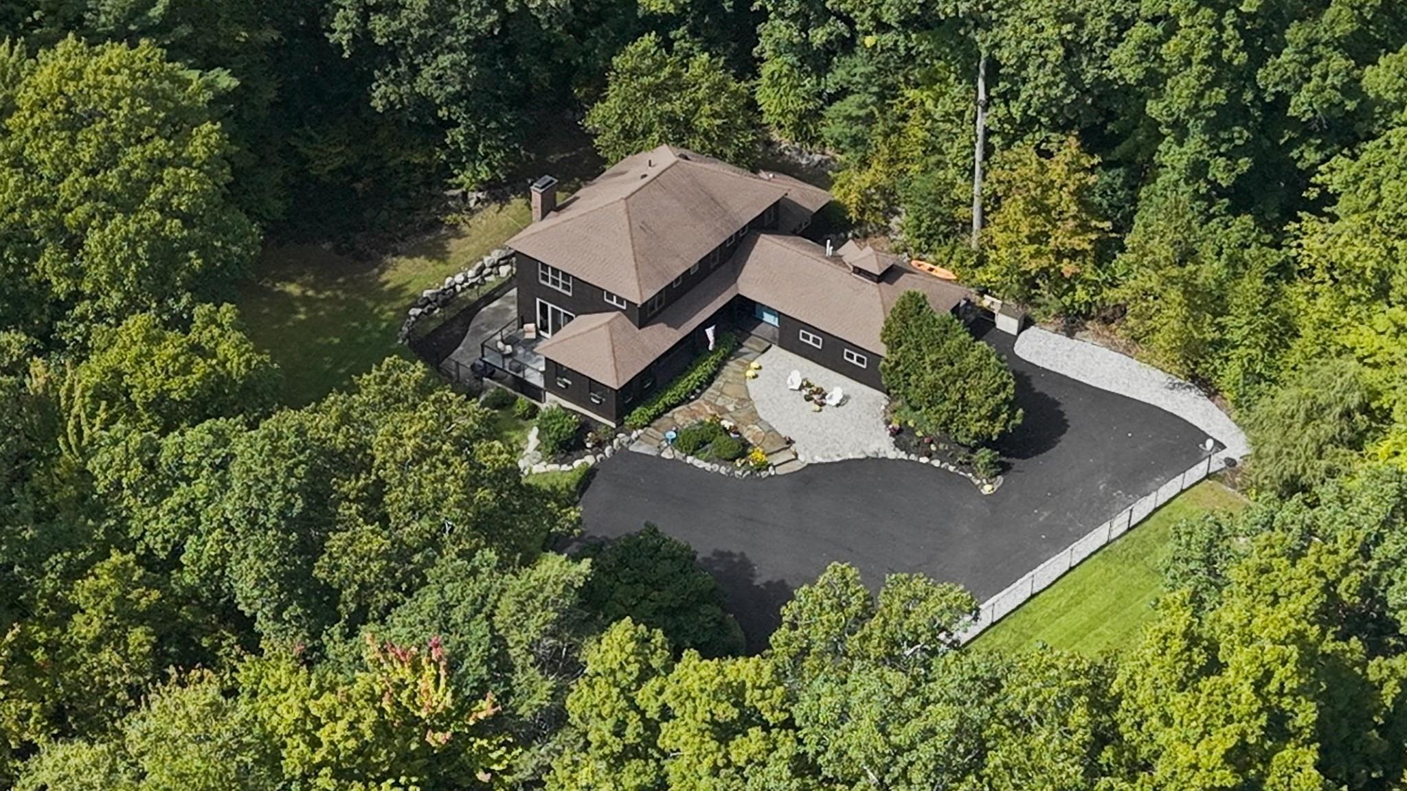 N Farms Rd, Florence, MA 01062