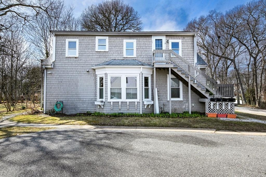 Lt Hauser Ln, Falmouth, MA 02540