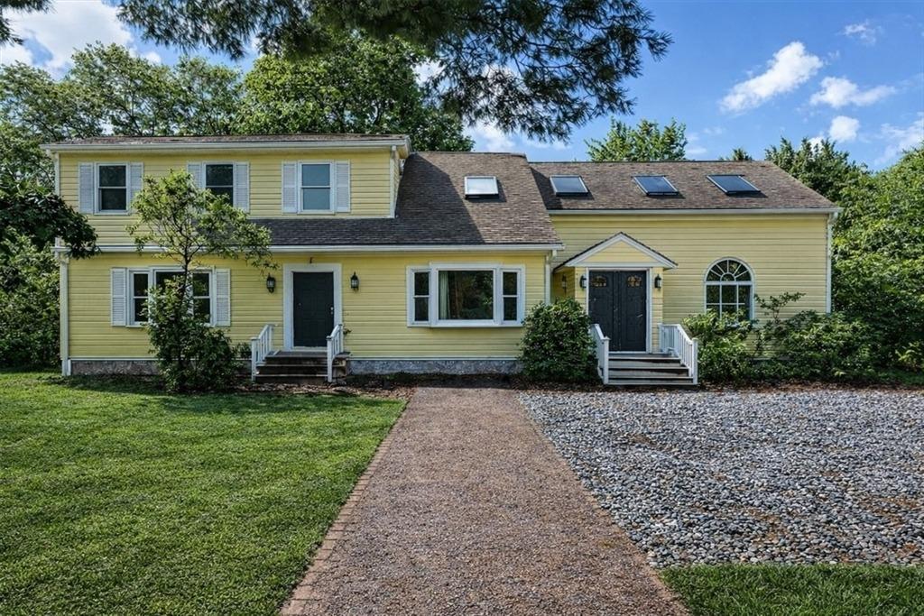 Pleasant View Ave, Greenville, RI 02828
