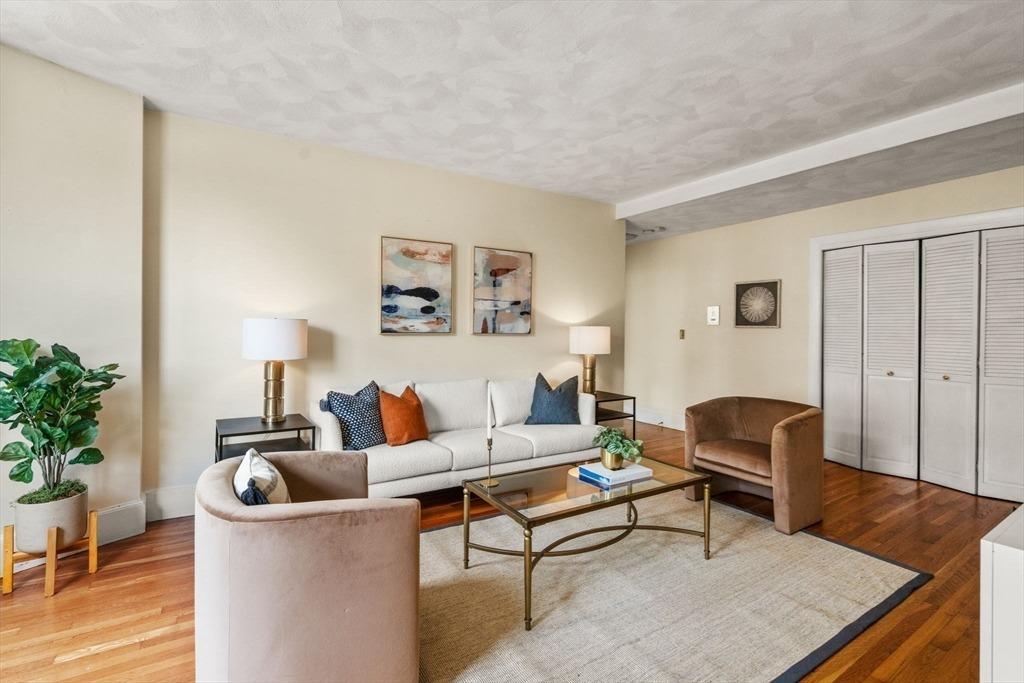 Saint Paul St, Brookline, MA 02446