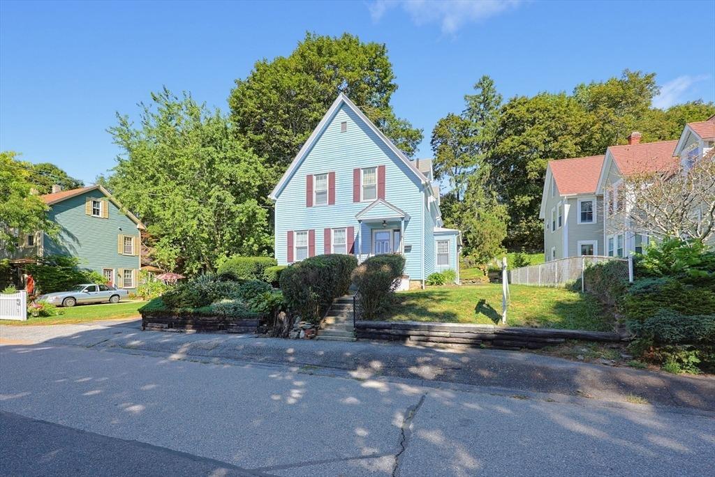 Irving St, Spencer, MA 01562