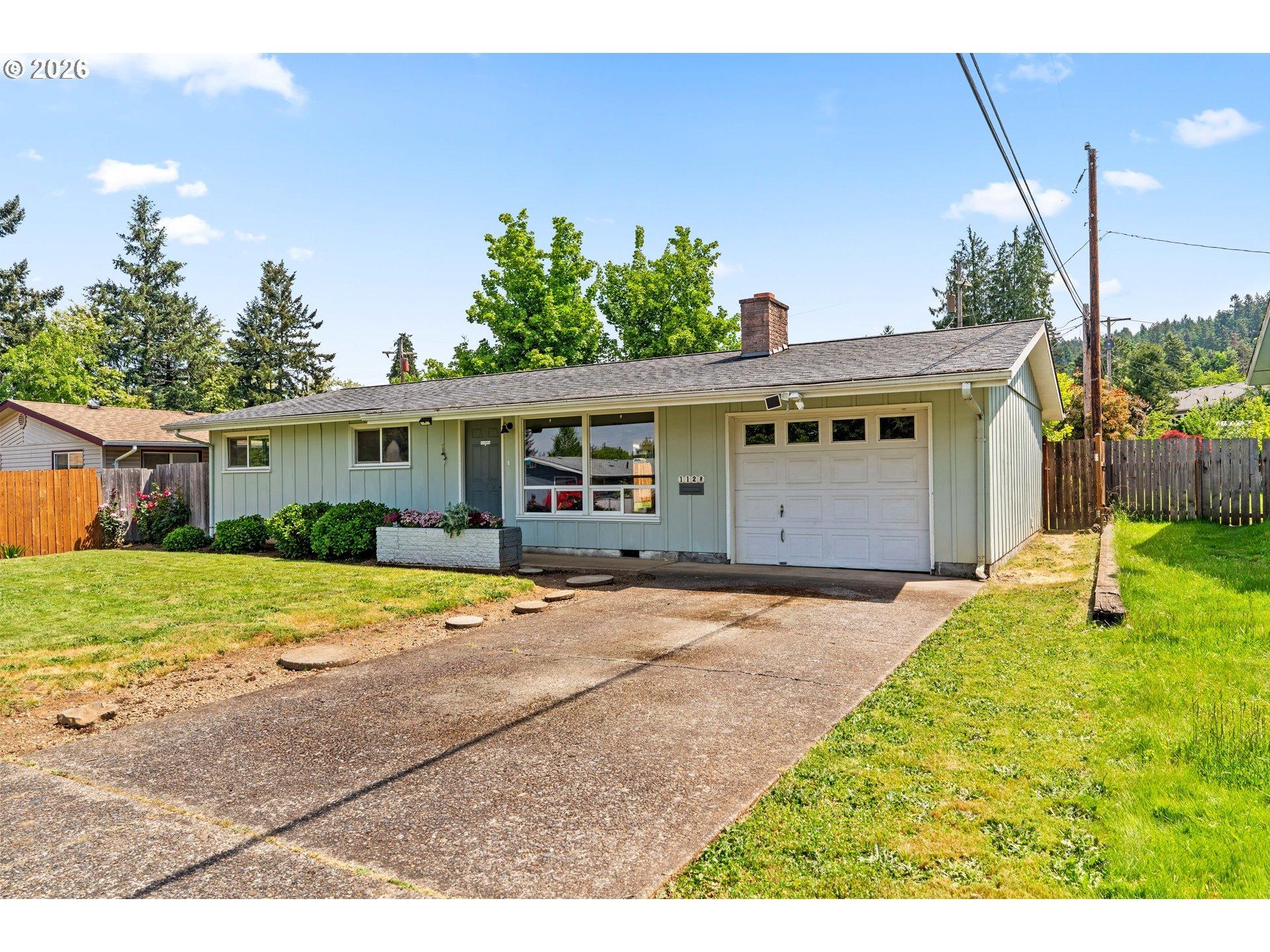 S 11th St, Cottage Grove, OR 97424