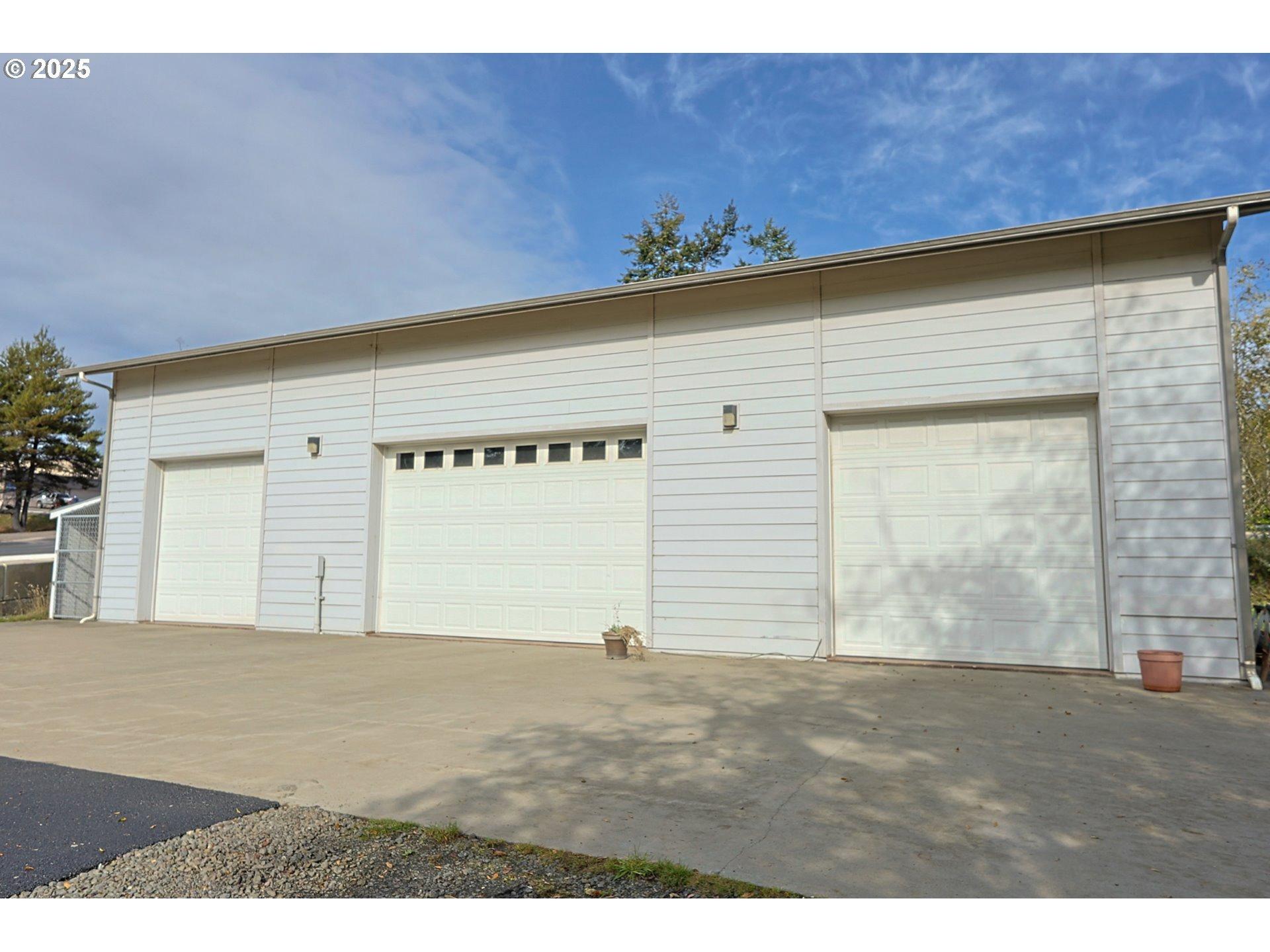 Lindy Ln, Coos Bay, OR 97420
