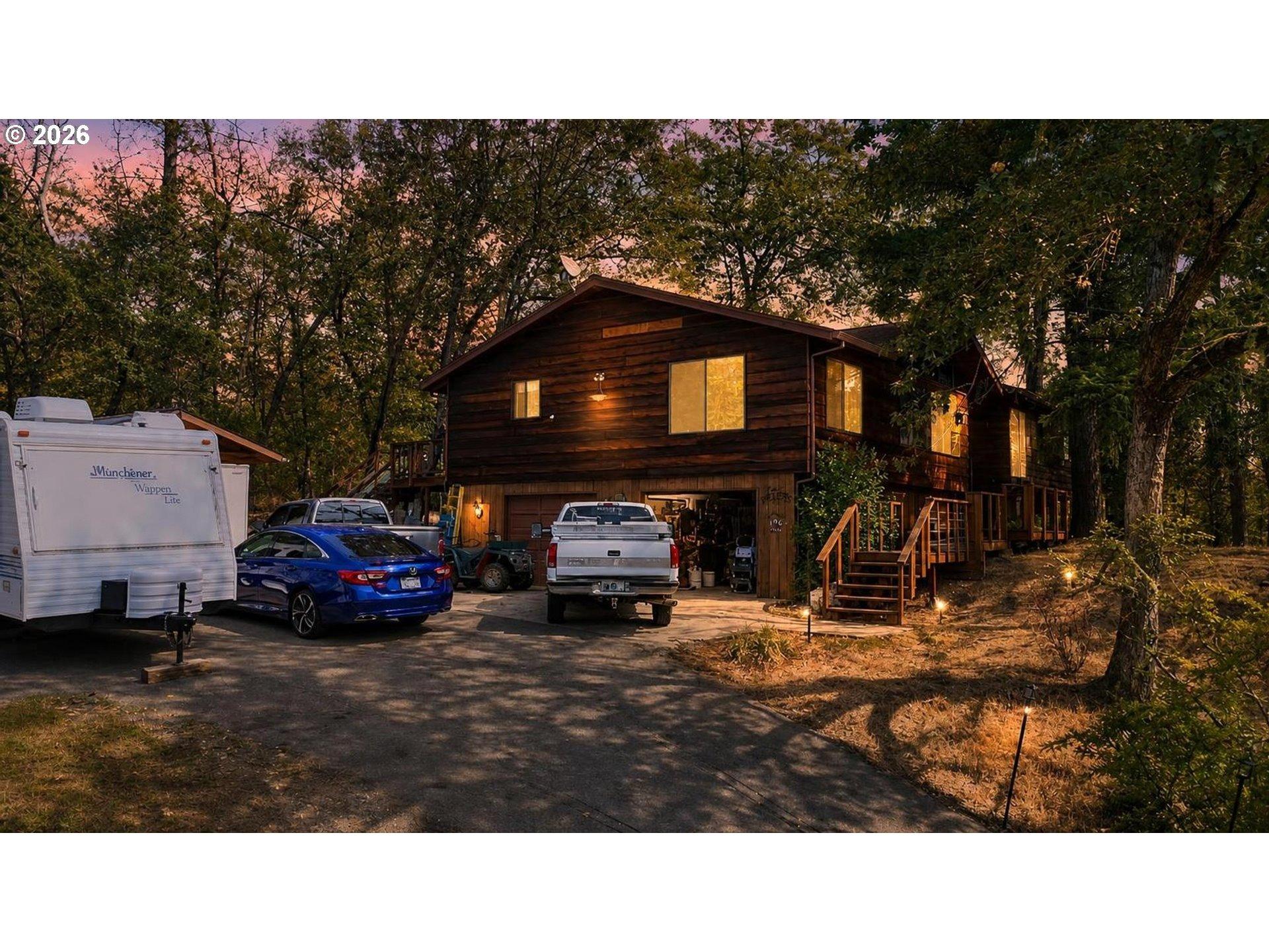 Crest Ln, Canyonville, OR 97417