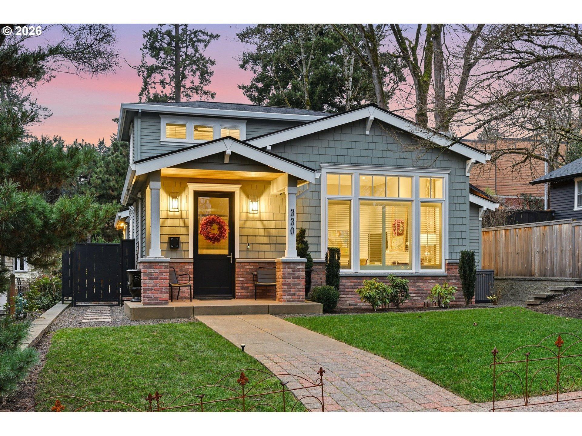 6th St, Lake Oswego, OR 97034