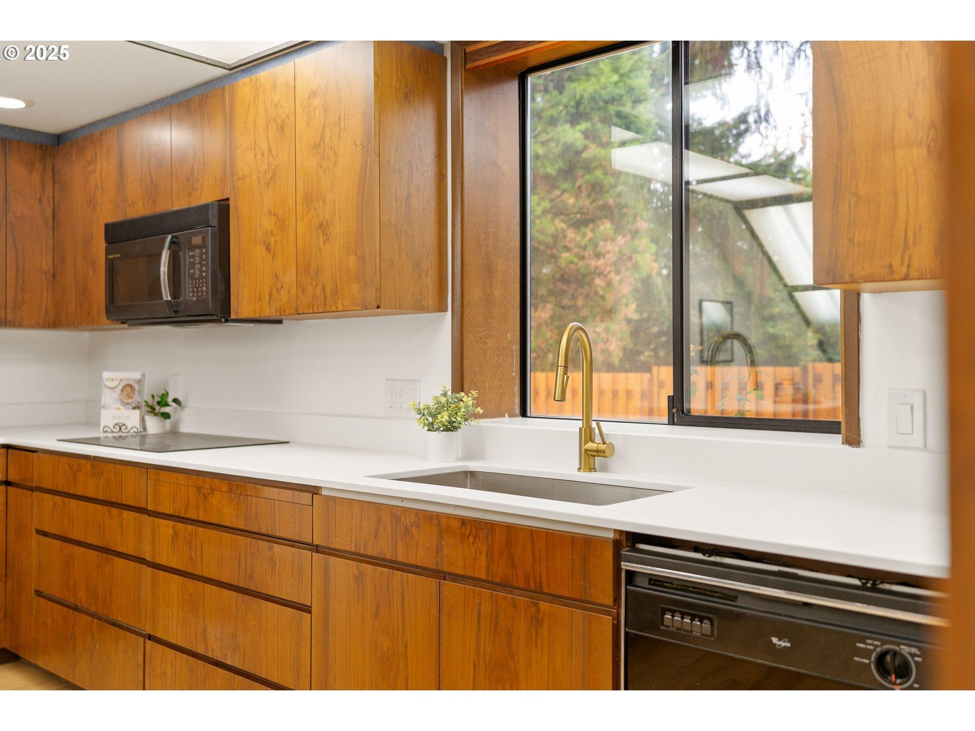 Sw 130th Ave, Beaverton, OR 97008