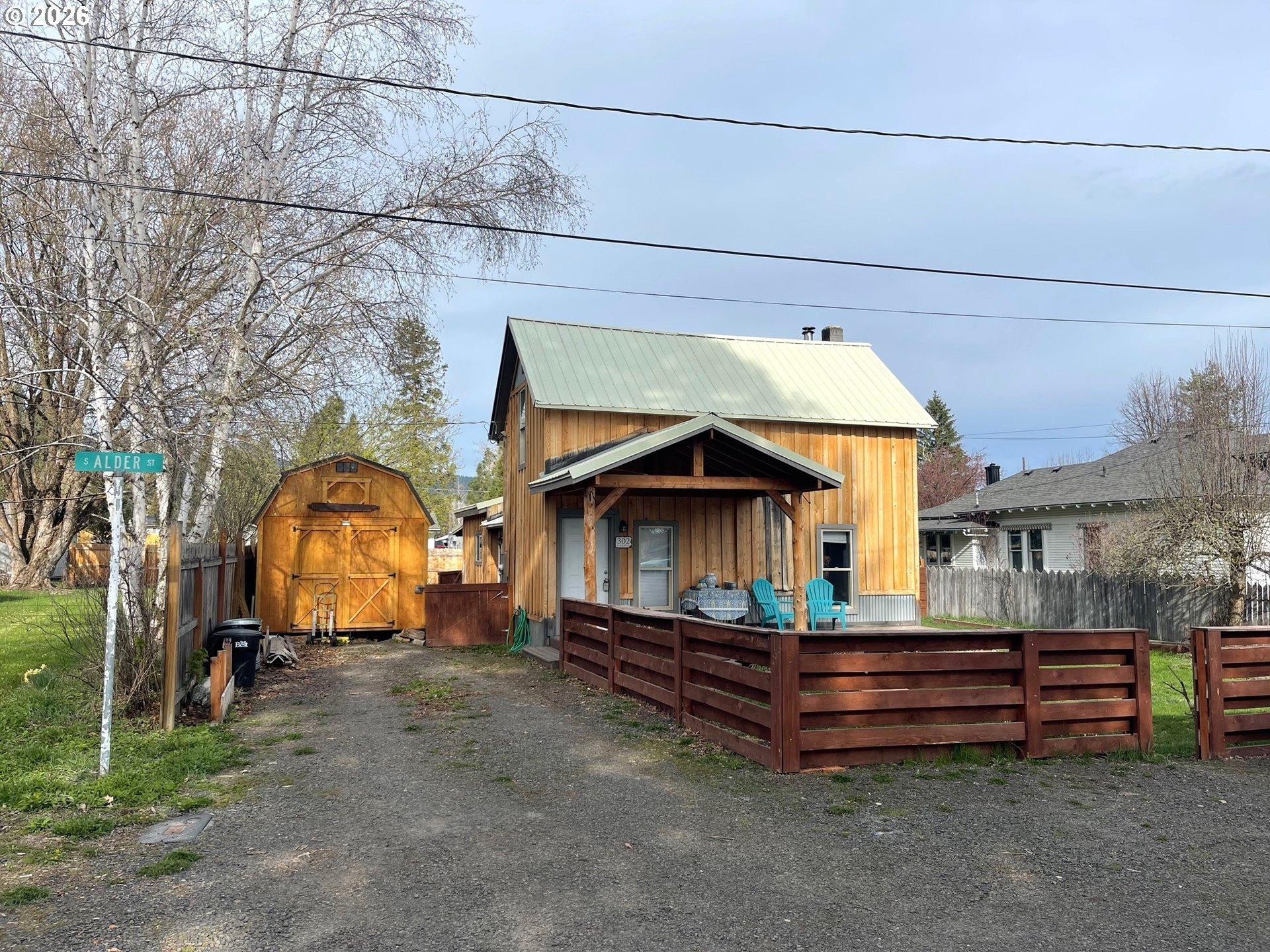 S Alder St, Wallowa, OR 97885