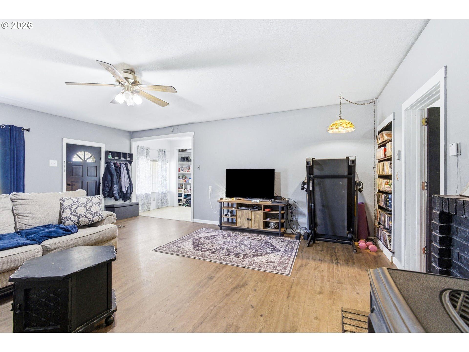 Poplar St, Sweet Home, OR 97386