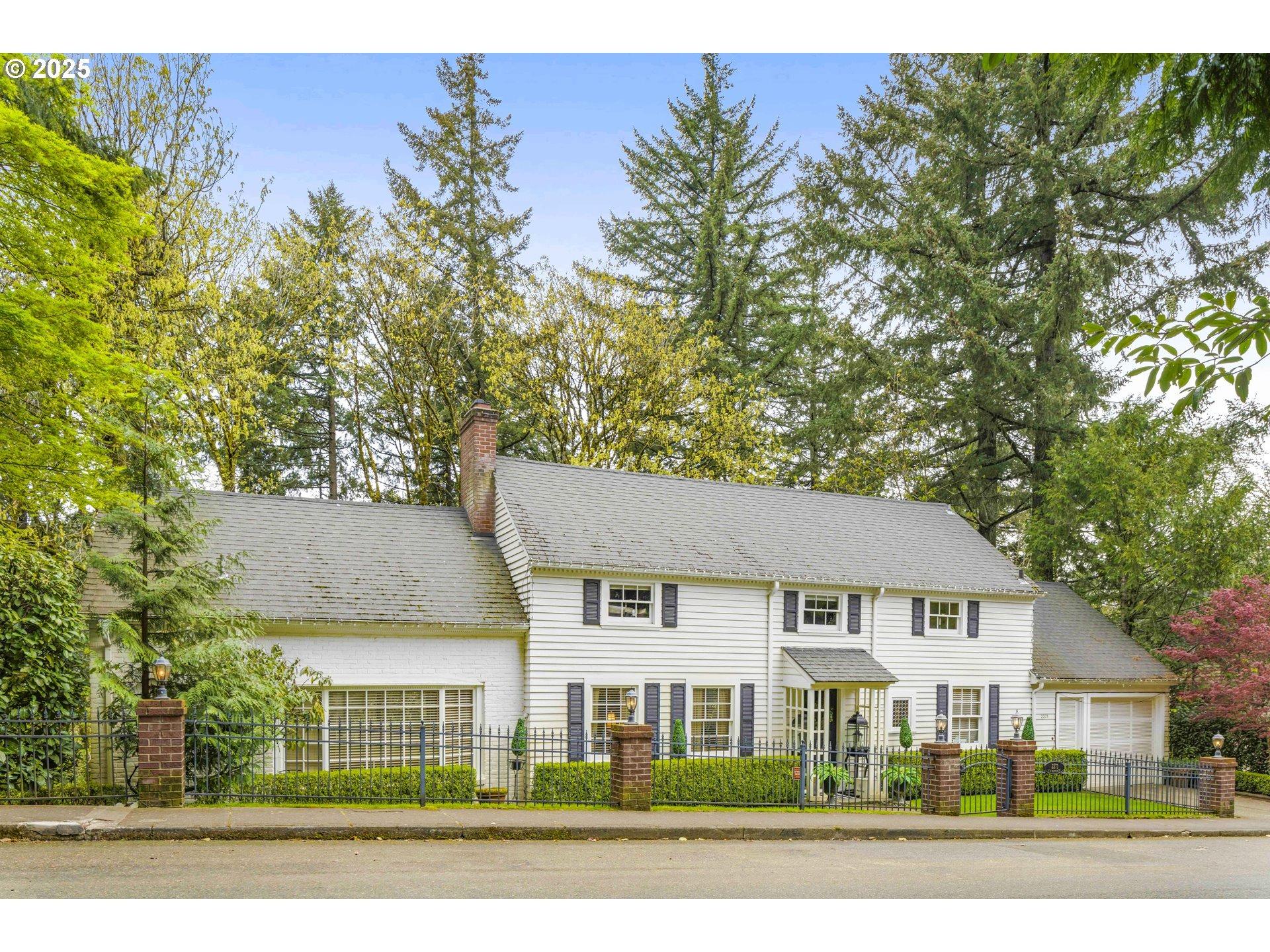Sw Montgomery Dr, Portland, OR 97201