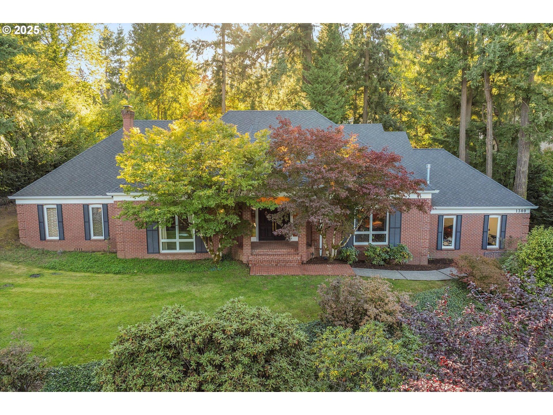 Tyndall Ct, Lake Oswego, OR 97034