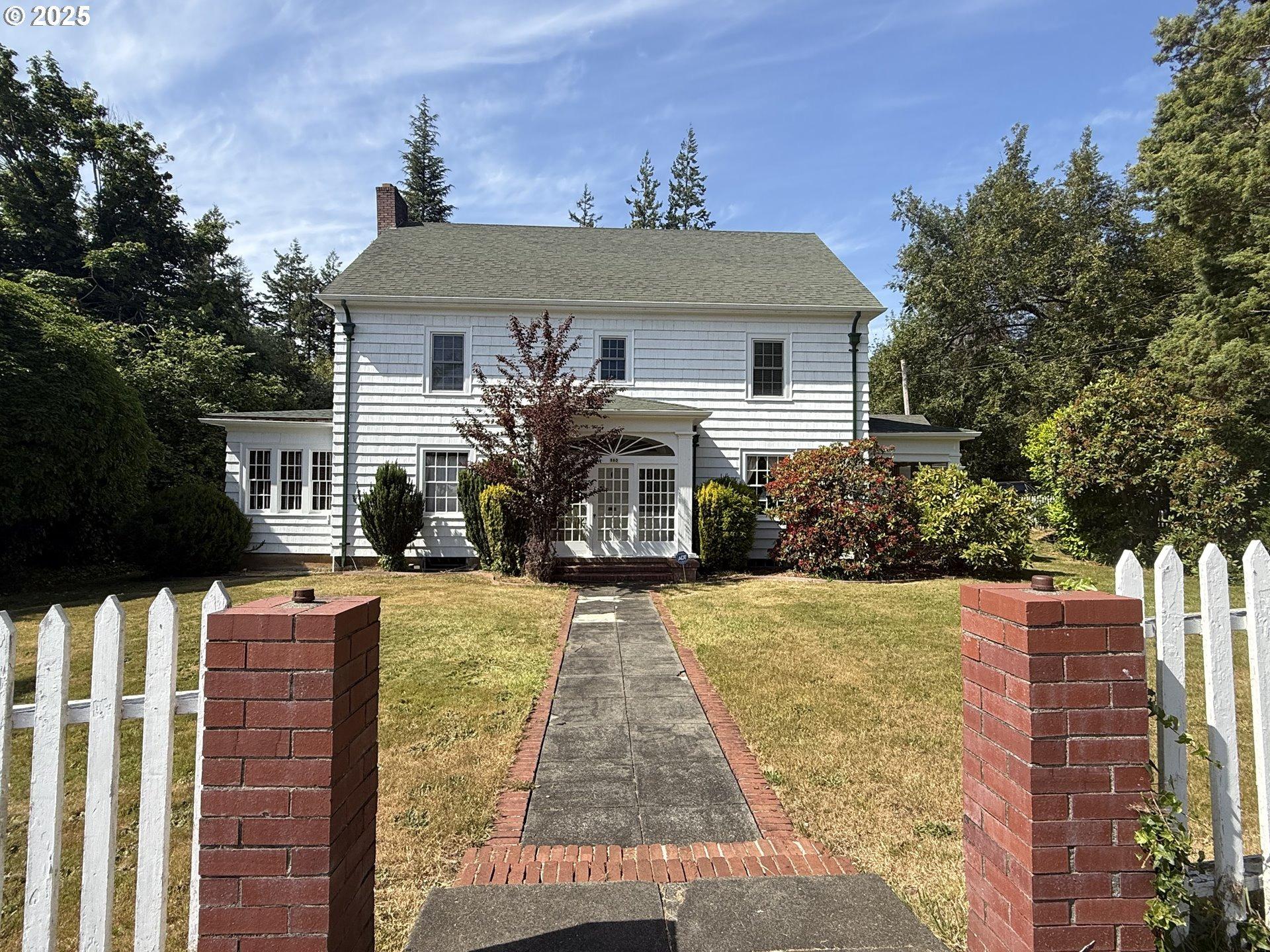 E 2nd St, Coquille, OR 97423