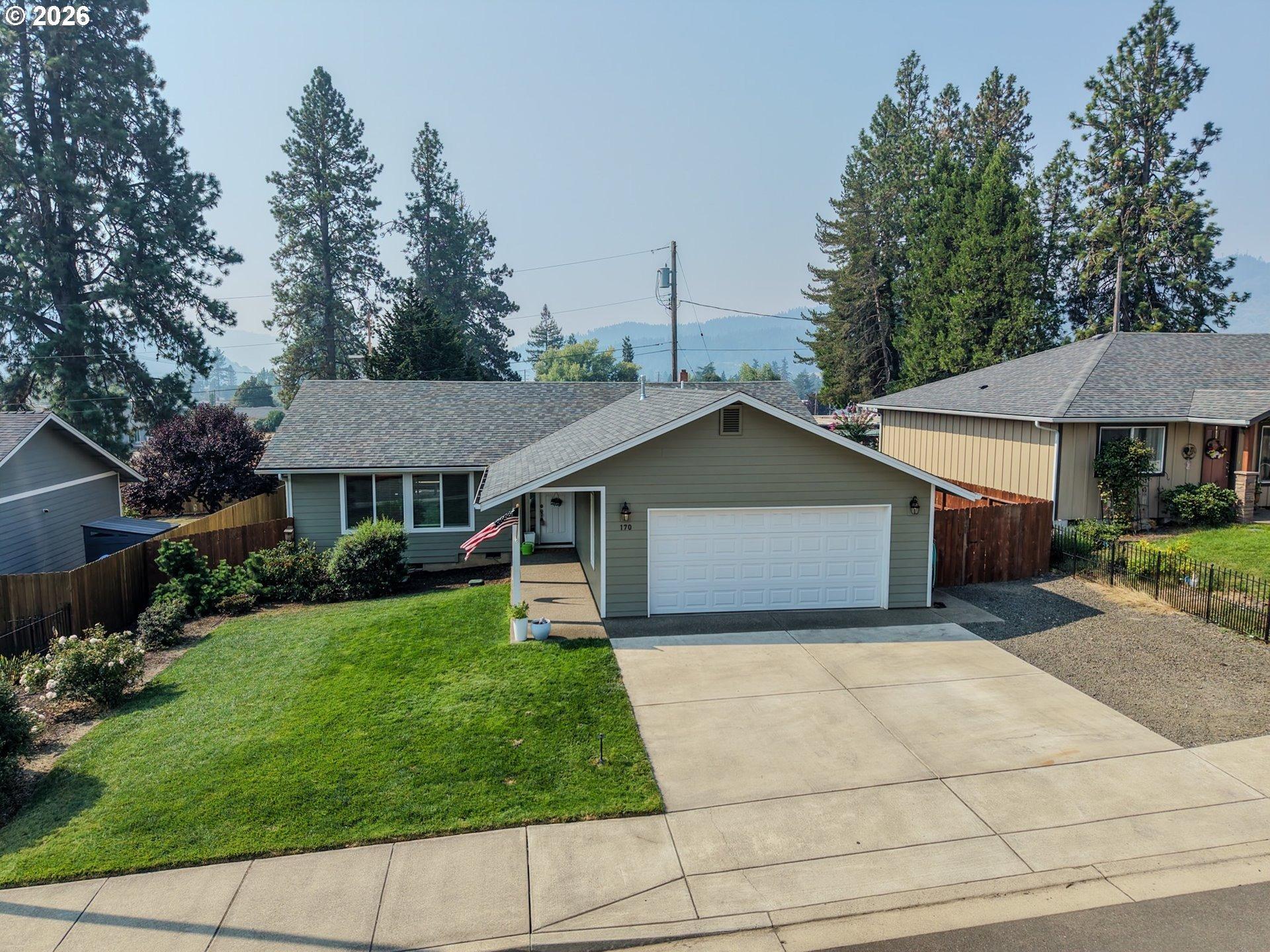 Addison Ave, Sutherlin, OR 97479