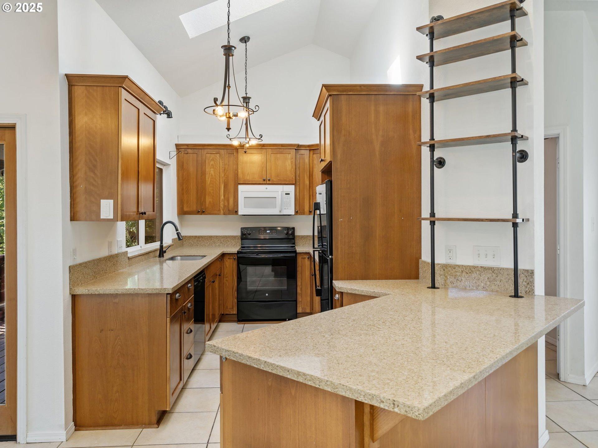E Carol Ann Dr, Newberg, OR 97132