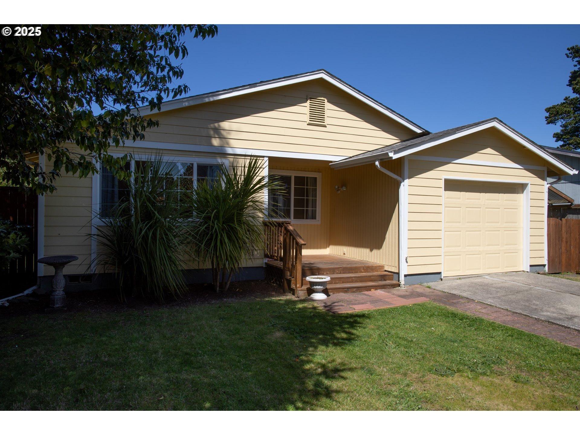 29th St, Florence, OR 97439