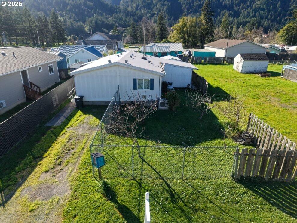 2nd Ave, Powers, OR 97466