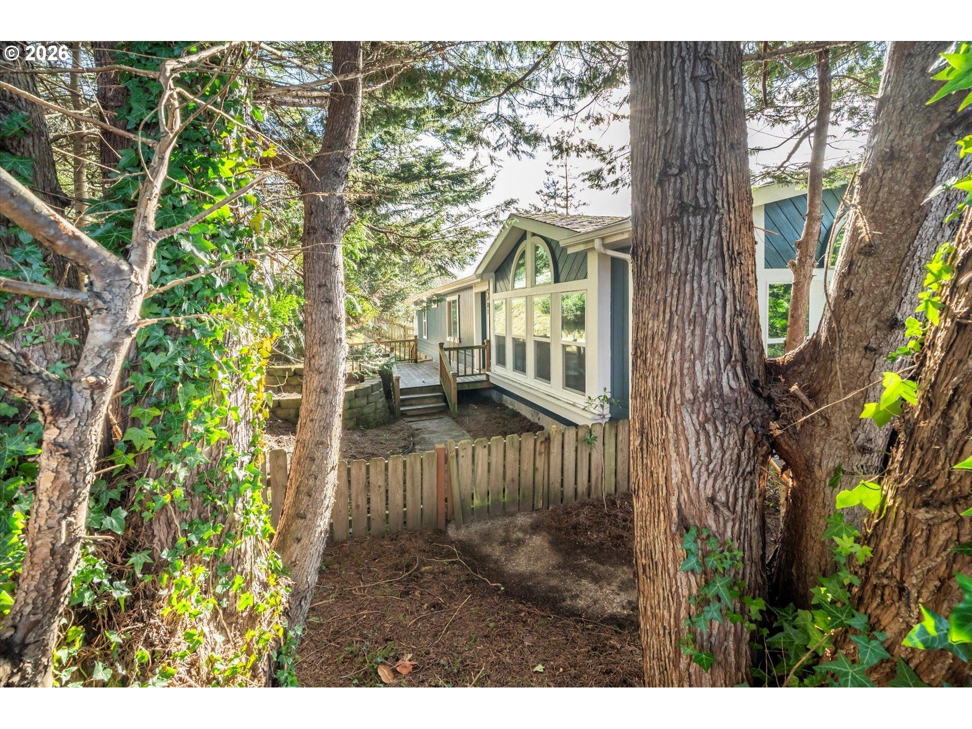 Creekside Ln, North Bend, OR 97459