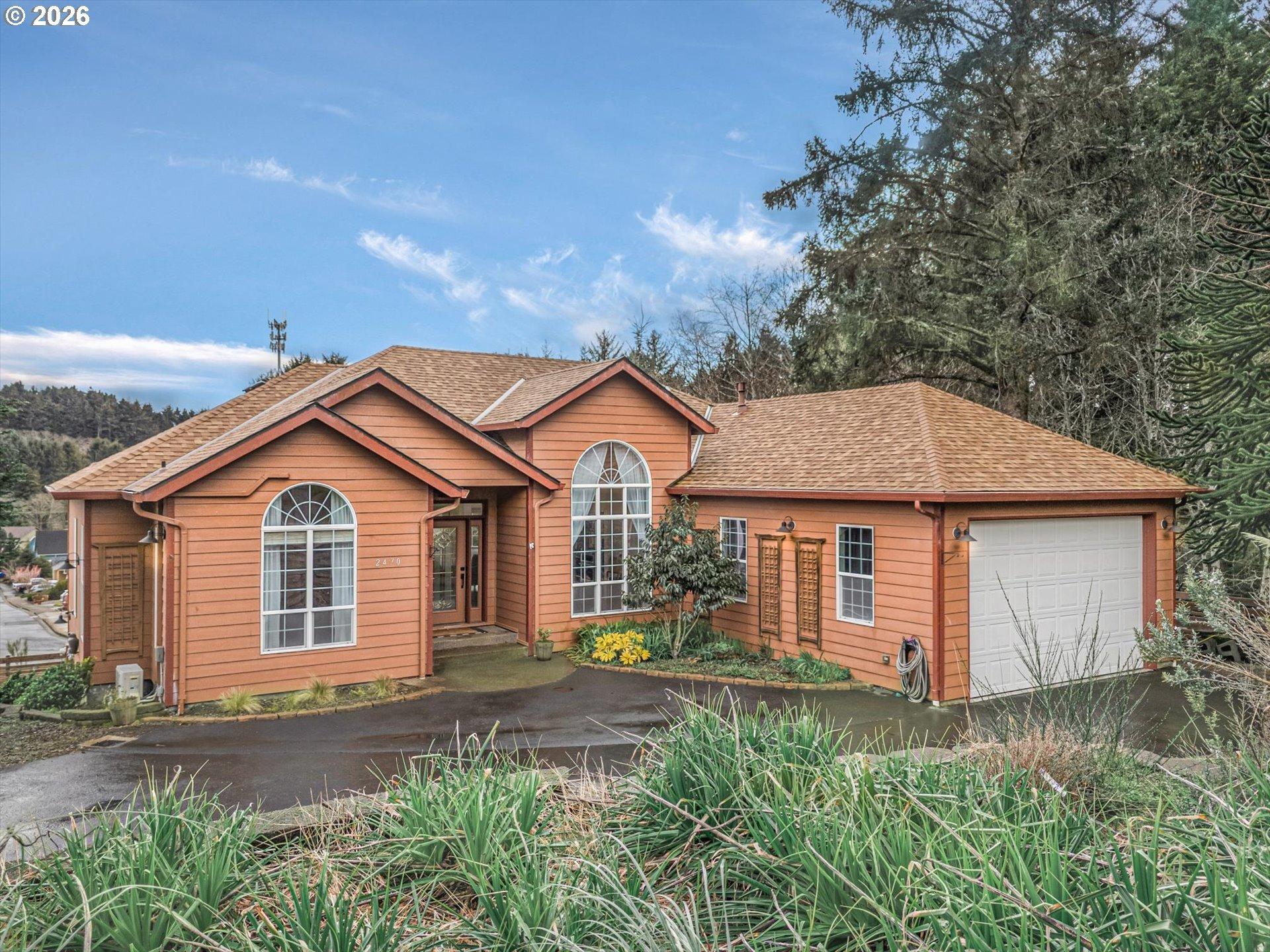 Ne Voyage Loop, Lincoln City, OR 97367