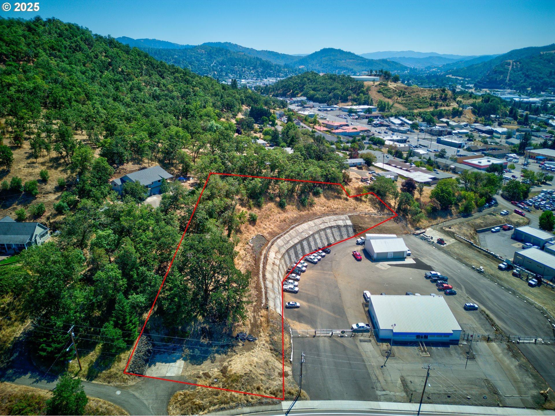Ne Garden Valley Blvd, Roseburg, OR 97470