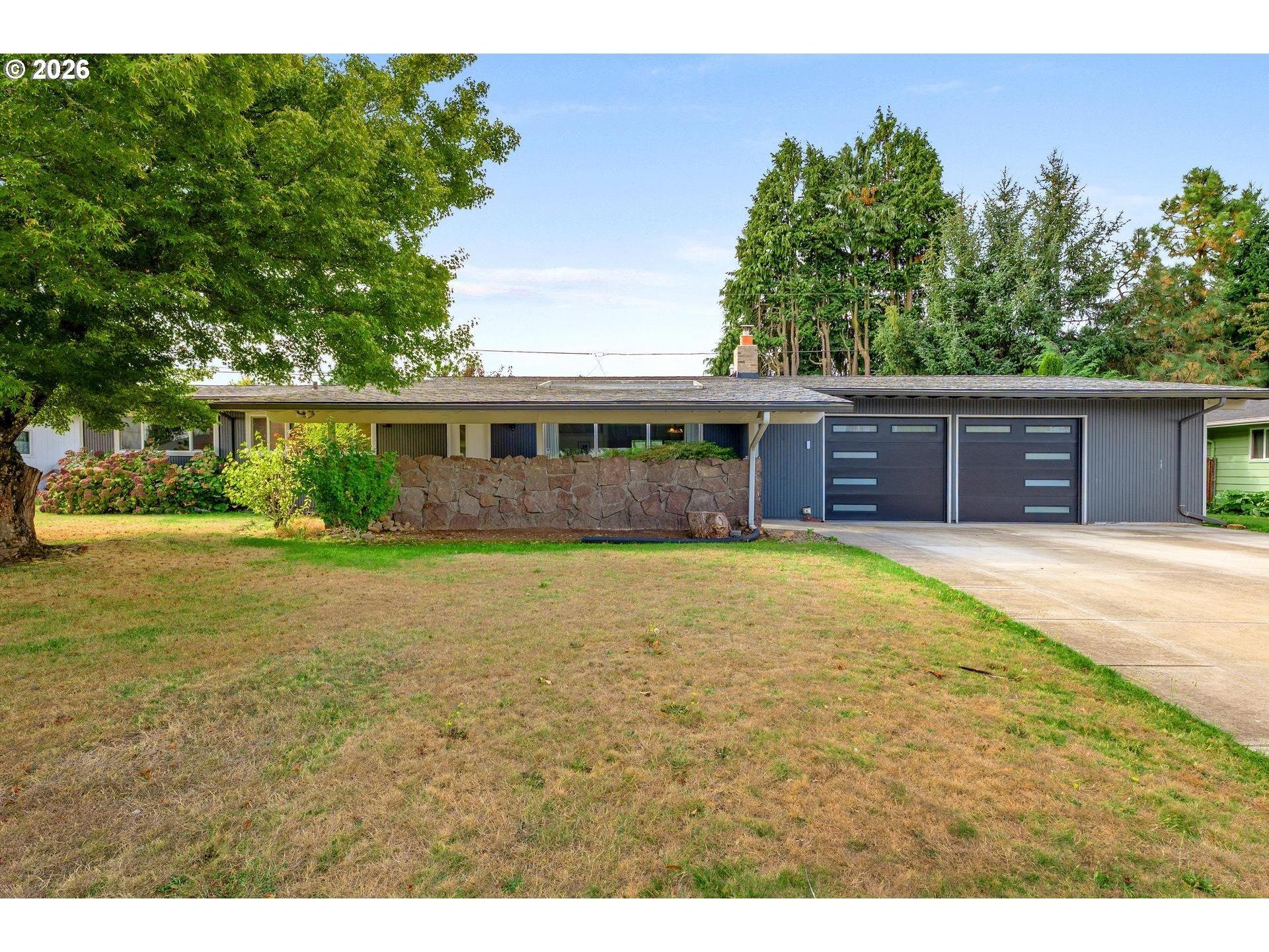Ne Russell St, Portland, OR 97230