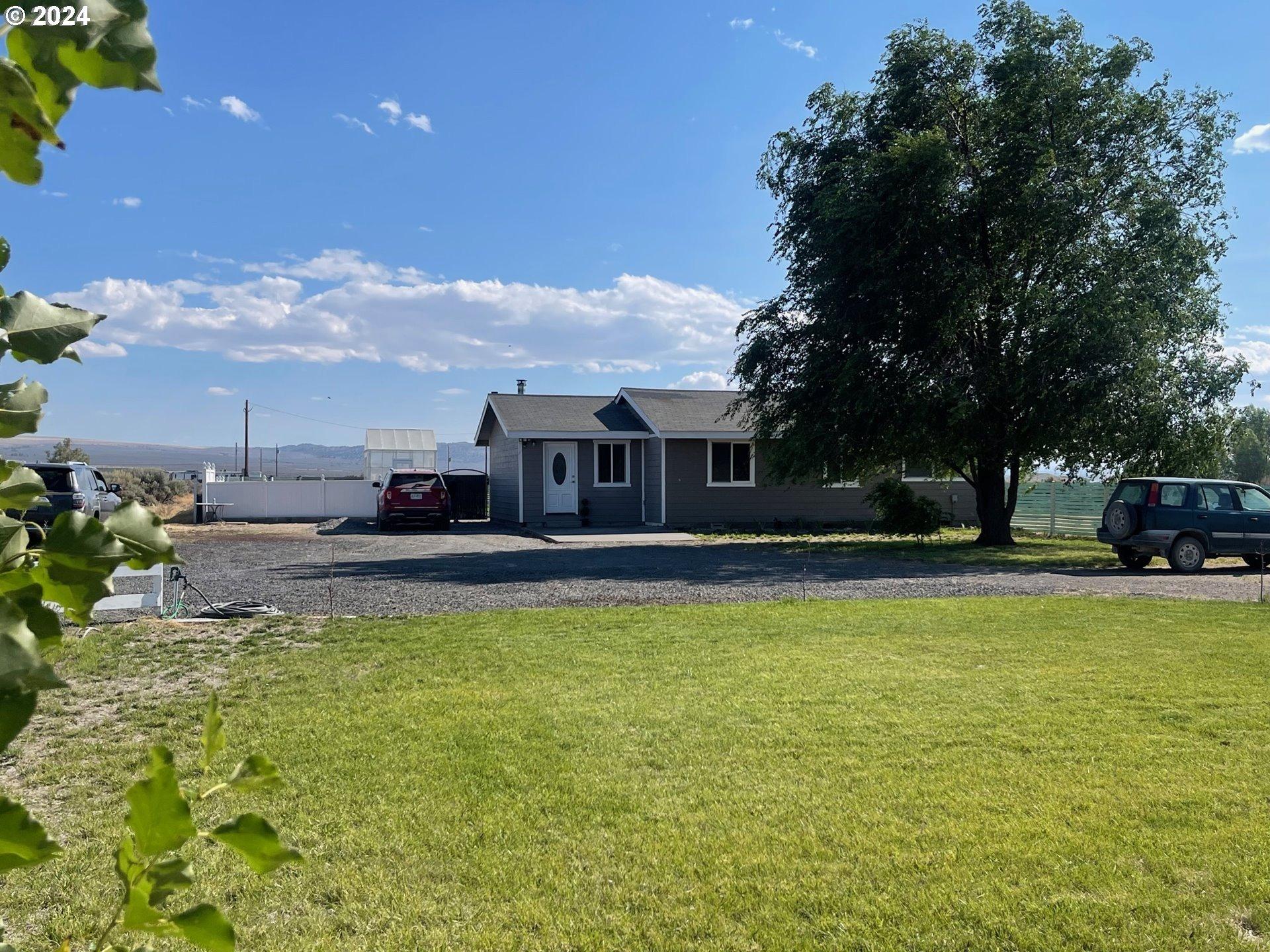 Pinion Ln, Christmas Valley, OR 97641