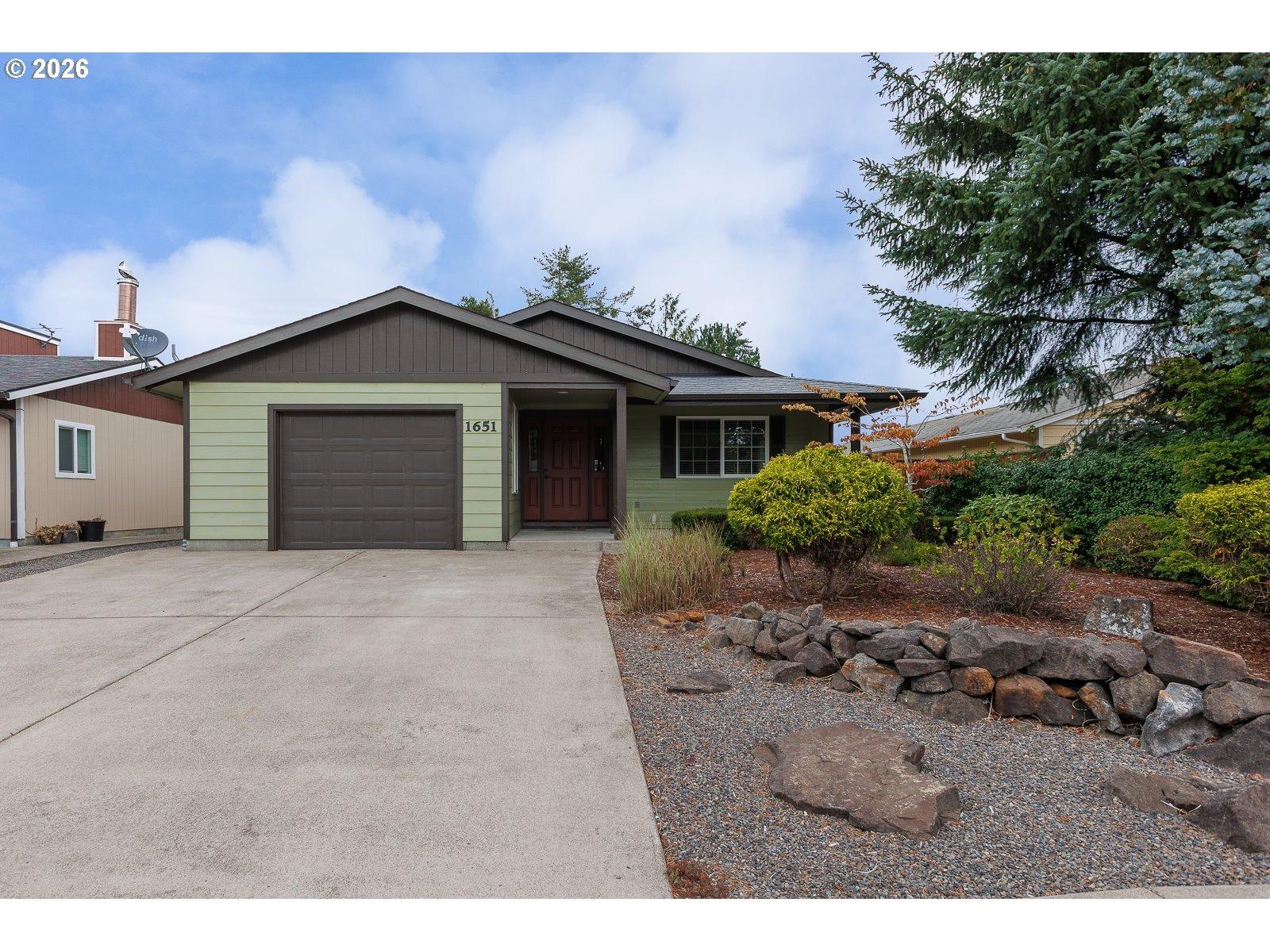 29th St, Florence, OR 97439