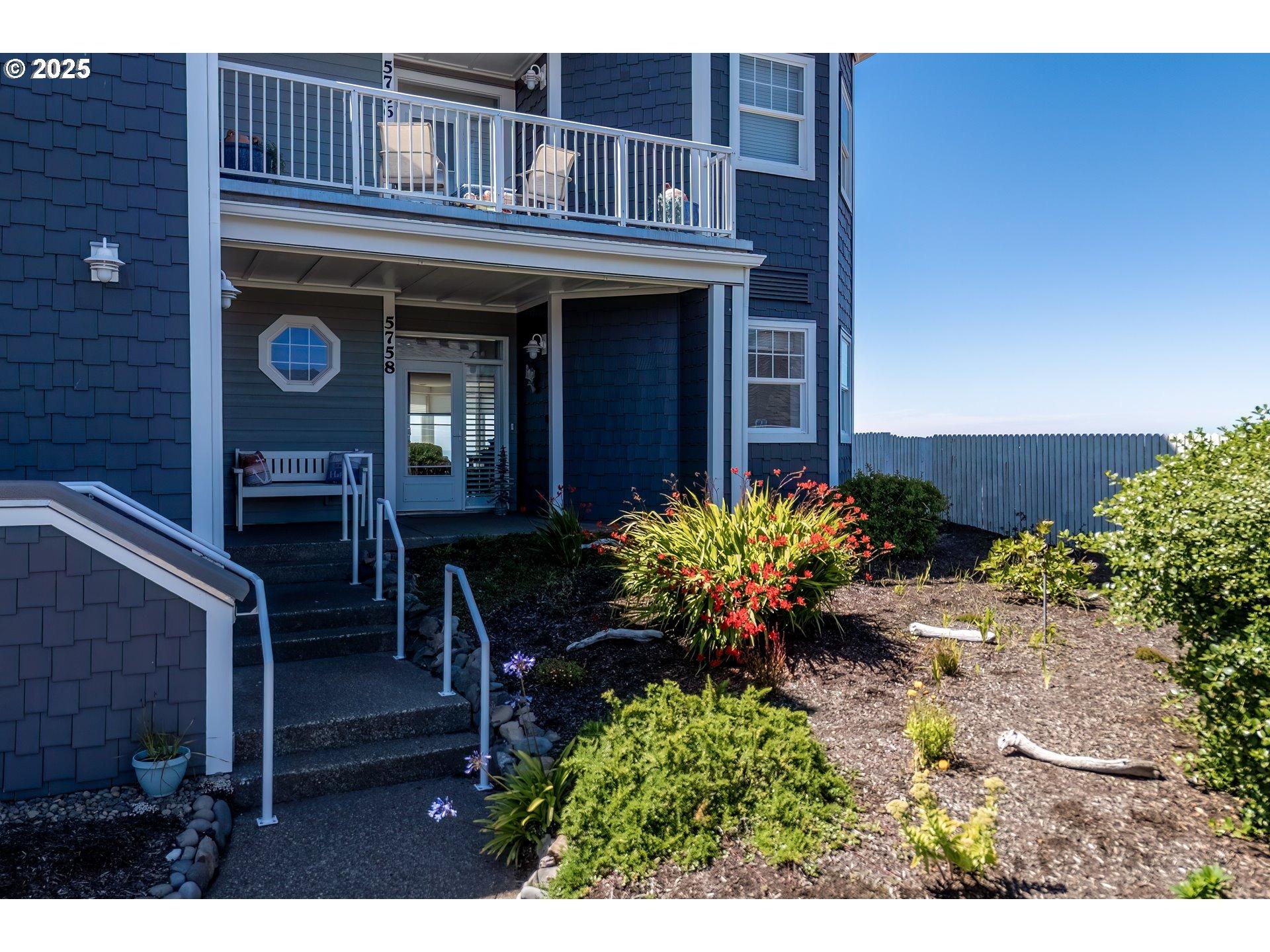 Sw Cupola Dr, South Beach, OR 97366