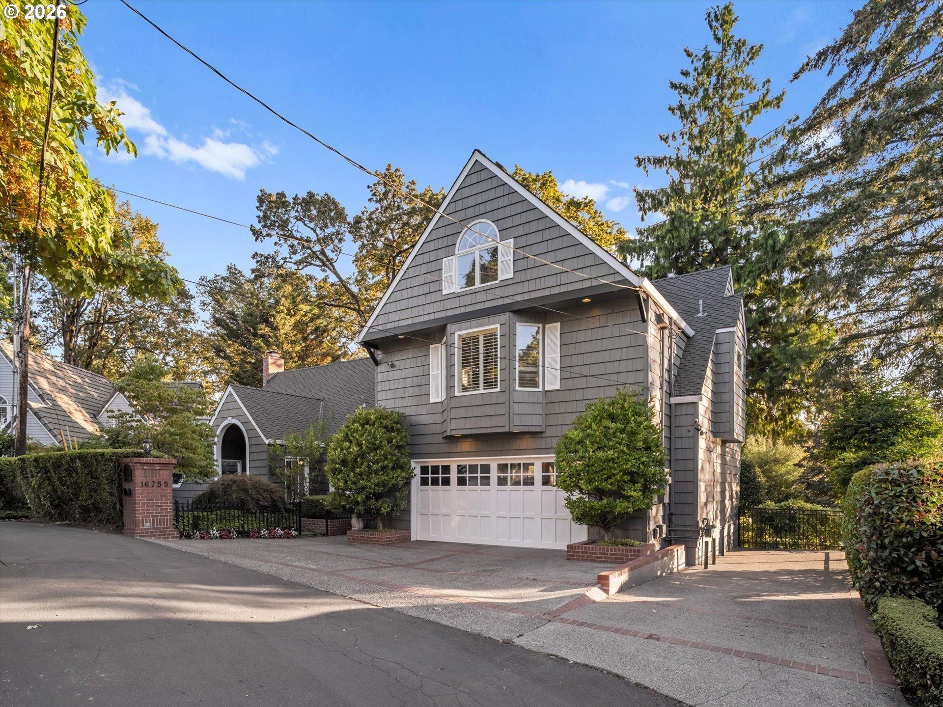 Graef Cir, Lake Oswego, OR 97035
