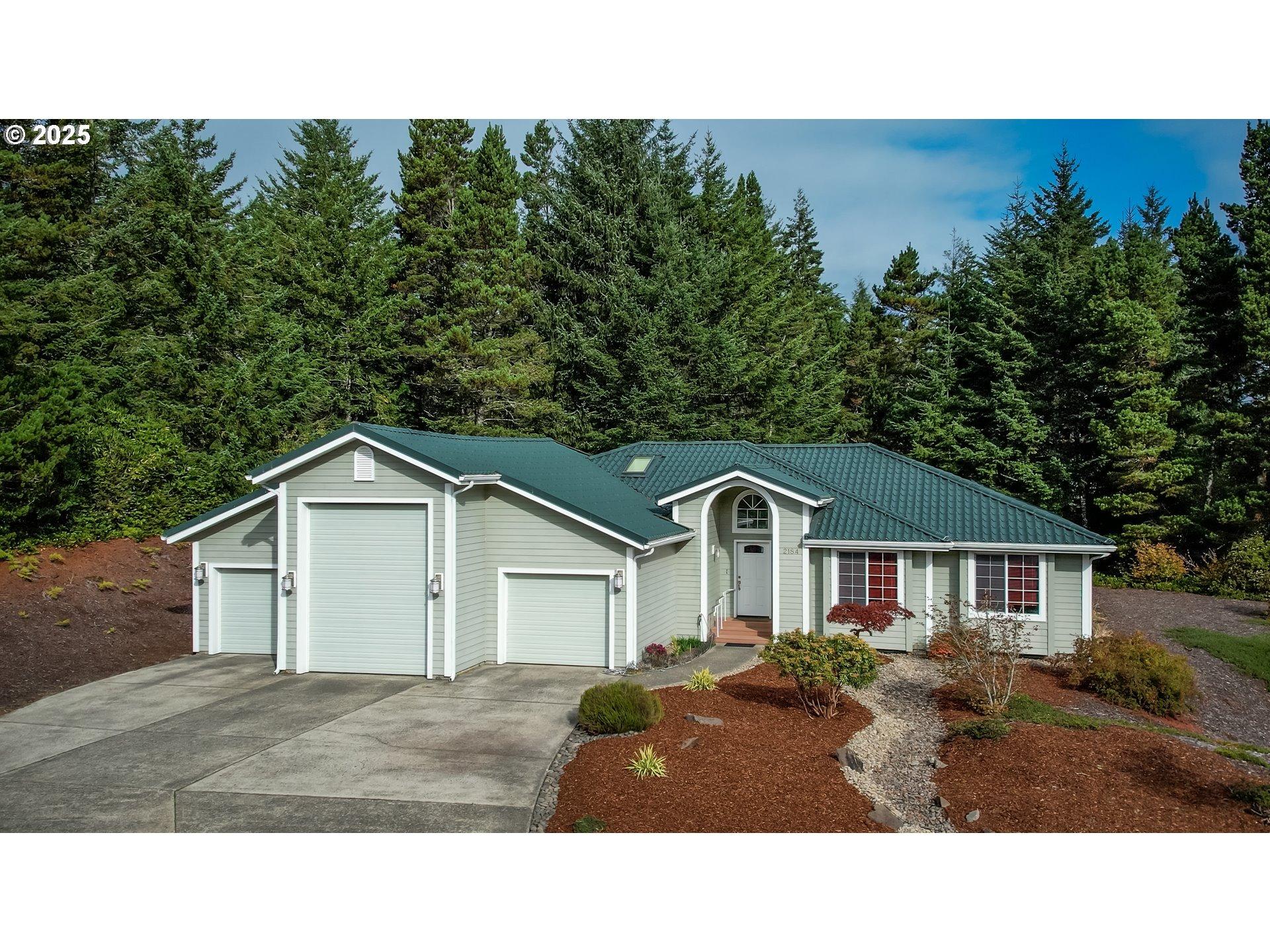 13th St, Florence, OR 97439