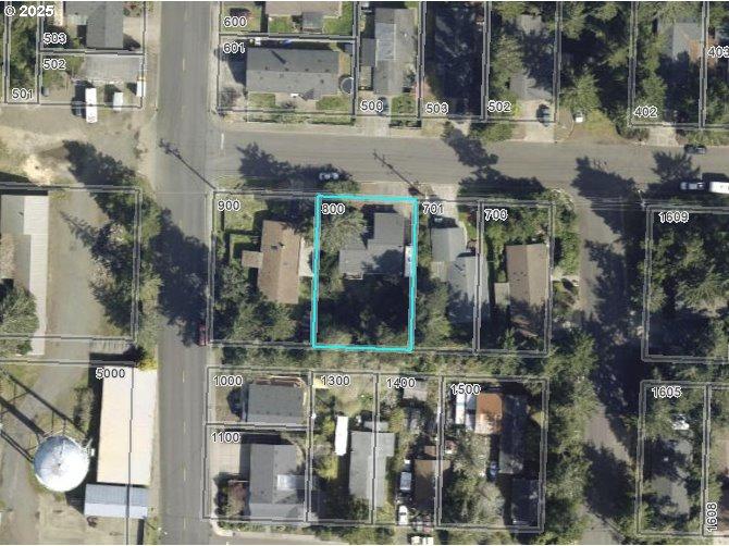 11th St, Florence, OR 97439