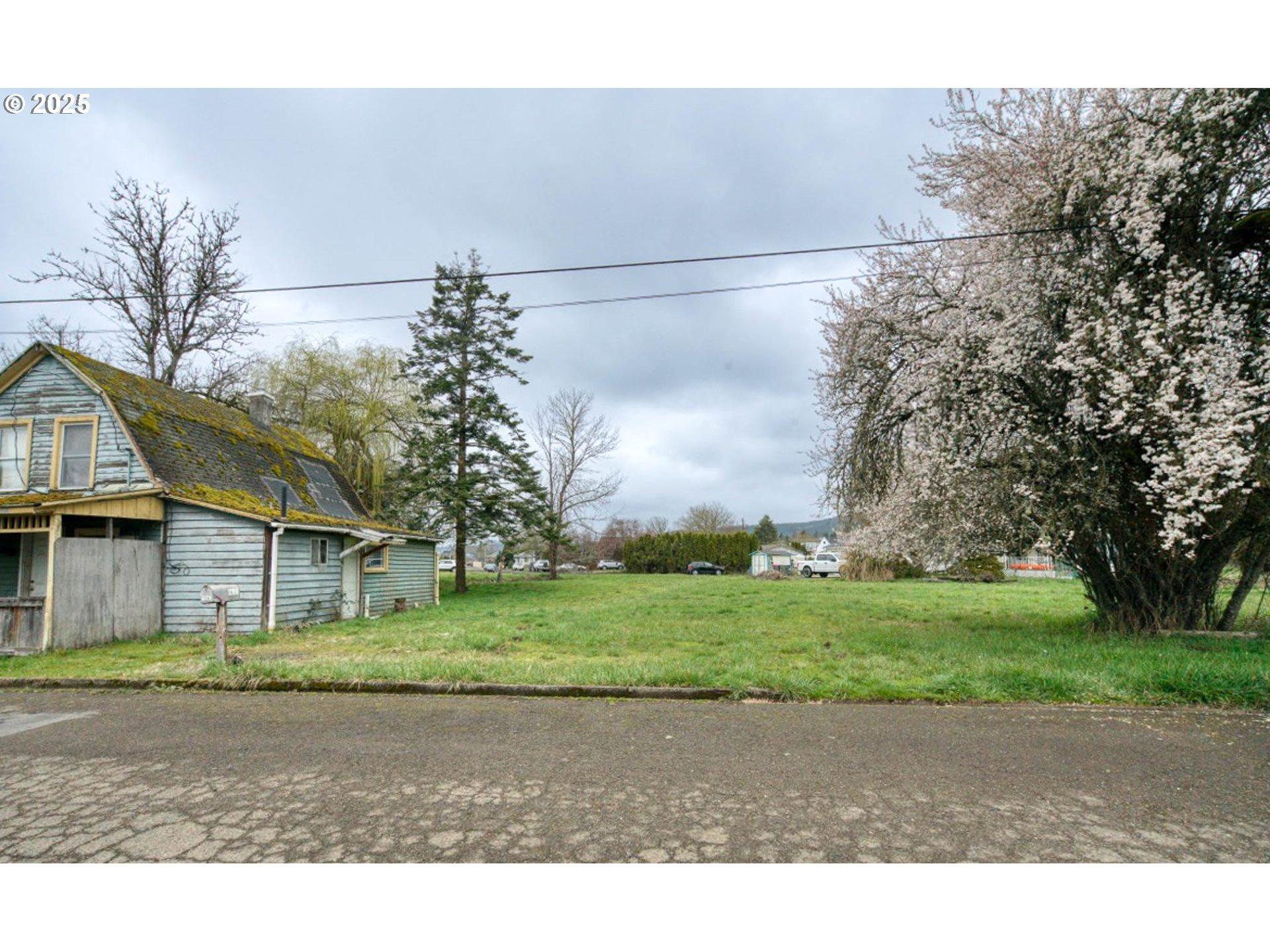 Ne Hill St, Sheridan, OR 97378