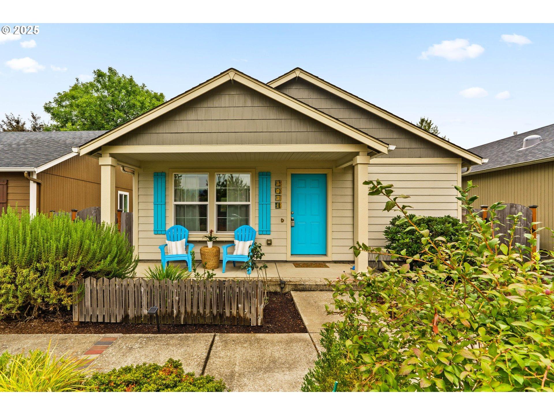 Hummingbird Ln, Eugene, OR 97405