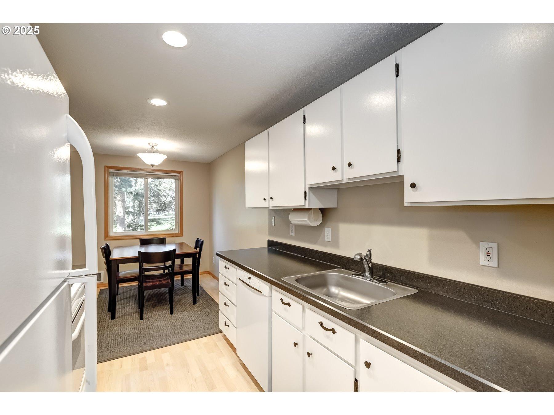 Nw Neakahnie Ave, Portland, OR 97229