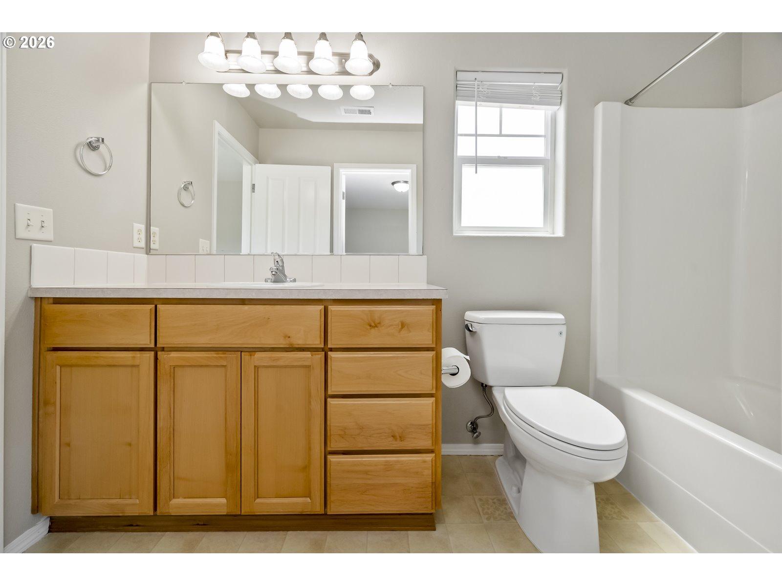 Se Ash St, Portland, OR 97233