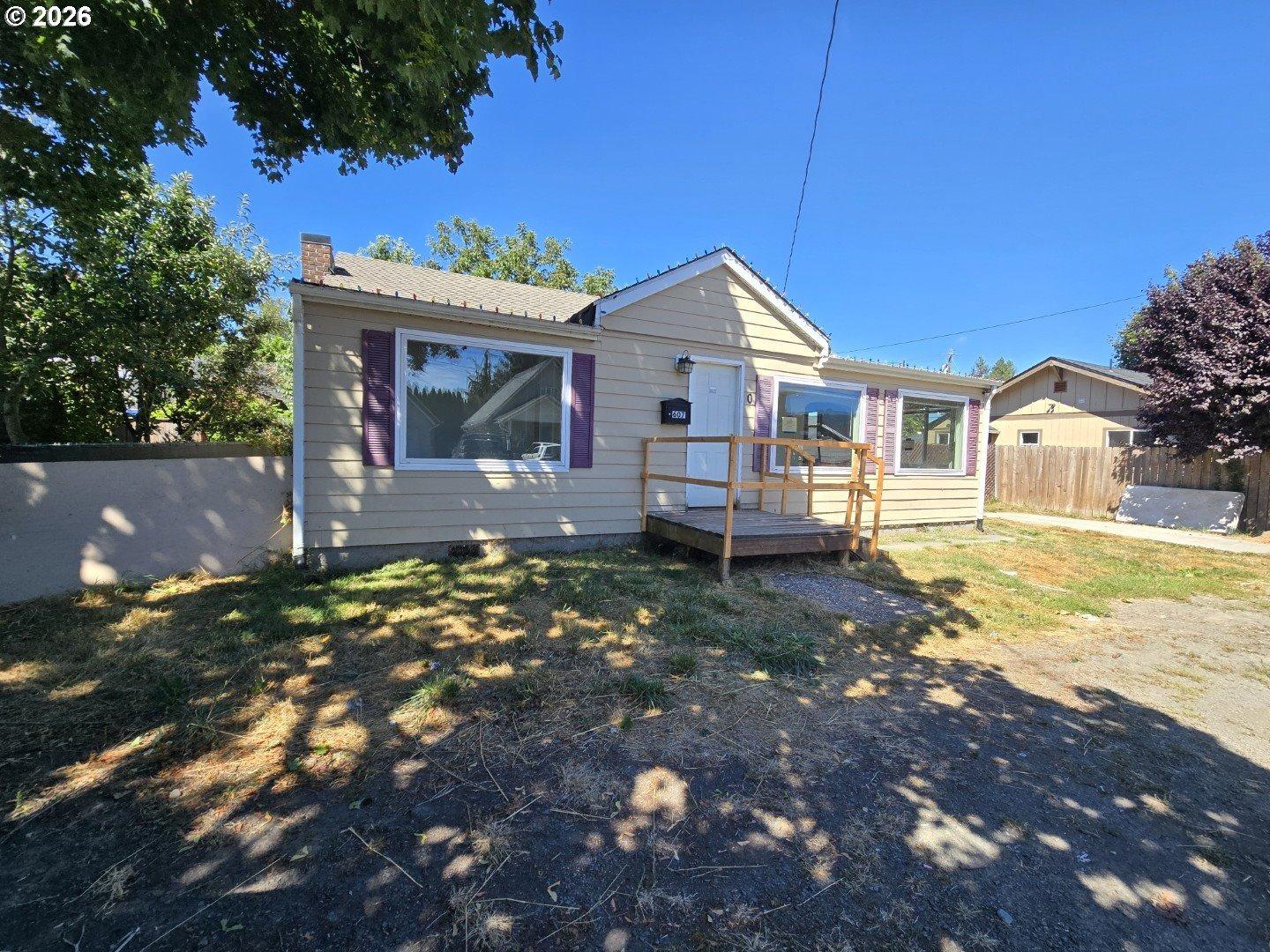 S 6th Ave, Kelso, WA 98626