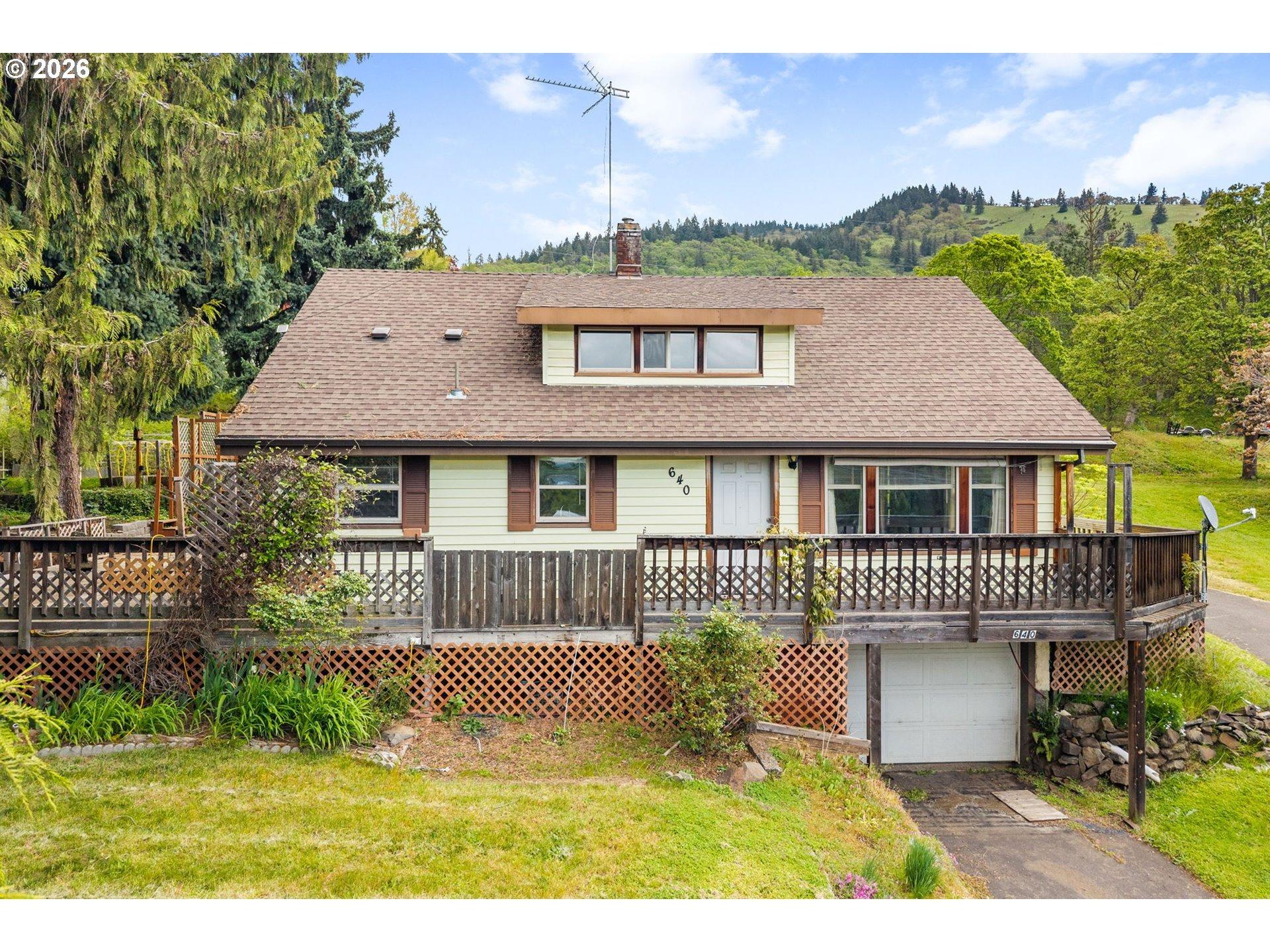 E Jewett Blvd, White Salmon, WA 98672