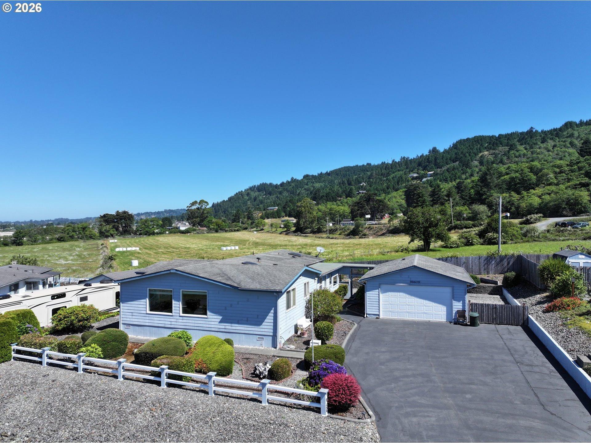 Camellia Dr, Brookings, OR 97415