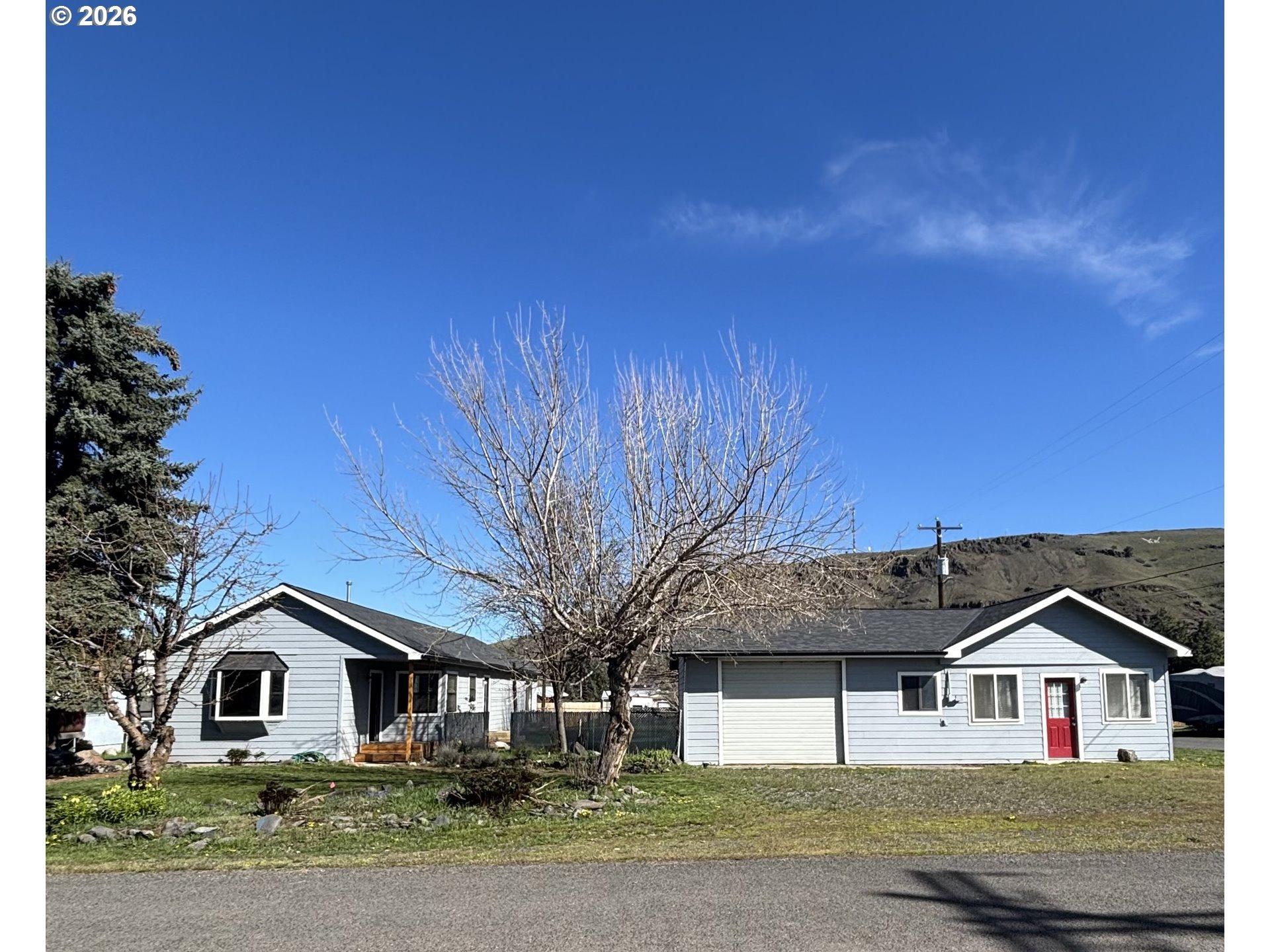 W 2nd St, Wallowa, OR 97885