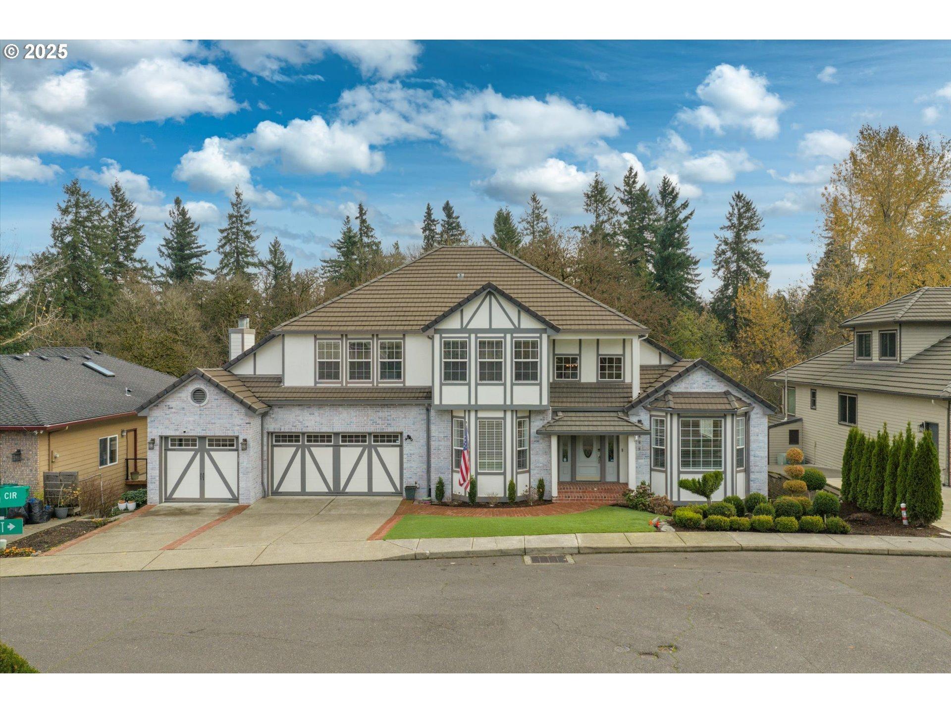 Se Norma Cir, Portland, OR 97267