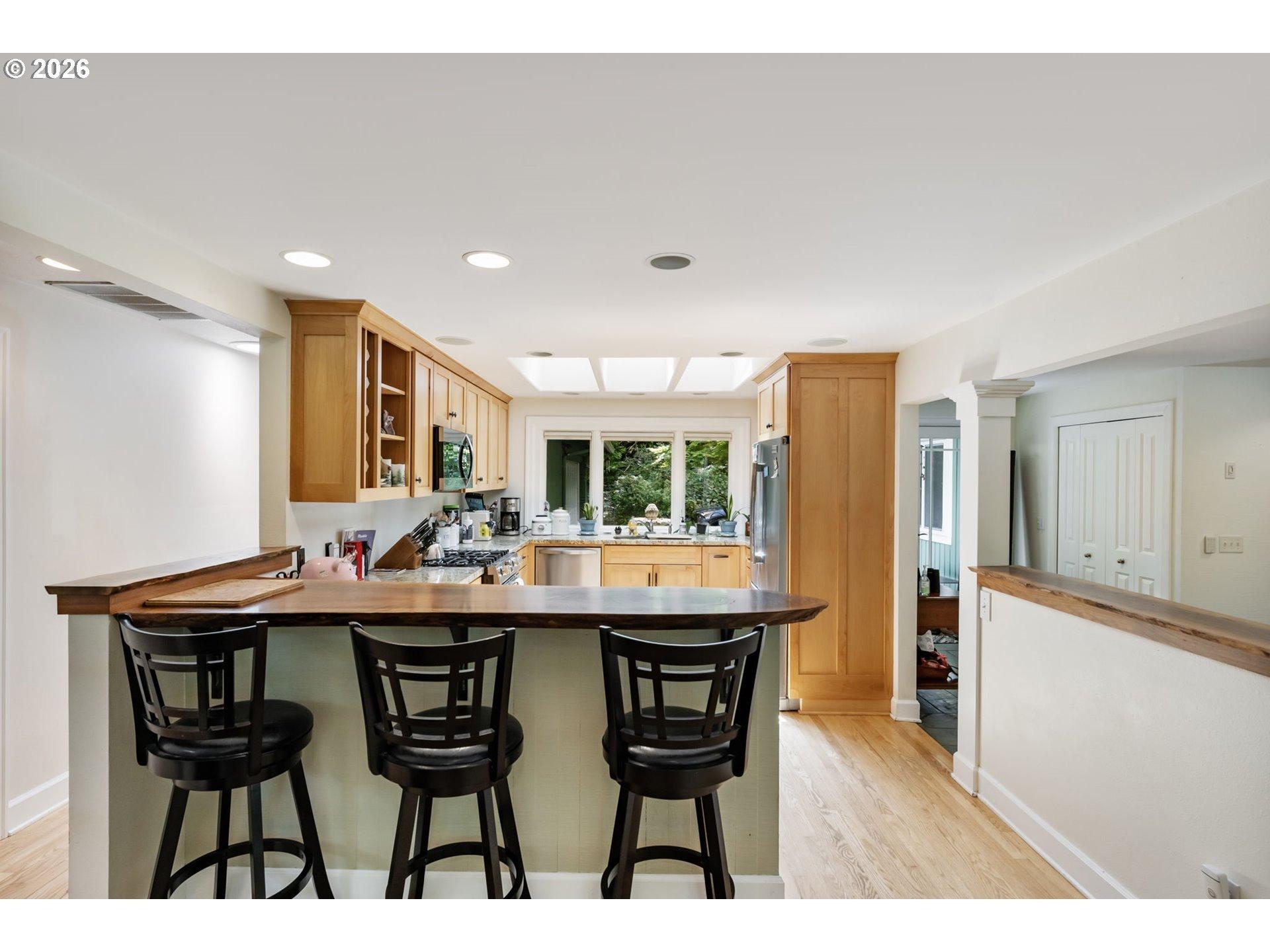 W Burnside Rd, Portland, OR 97210