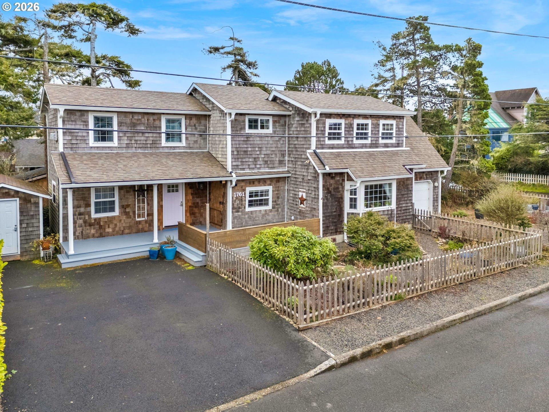 S Edgewood St, Seaside, OR 97138