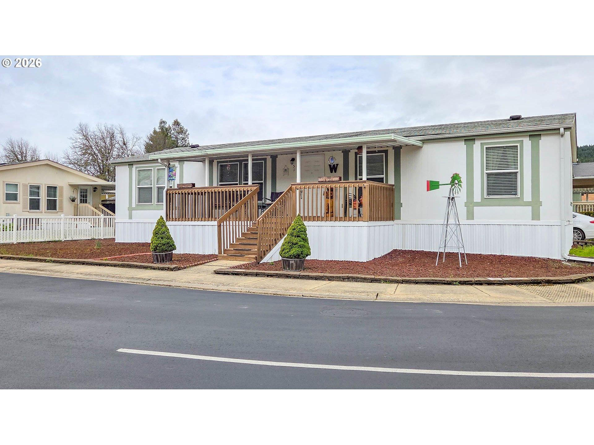 E Central Ave, Sutherlin, OR 97479