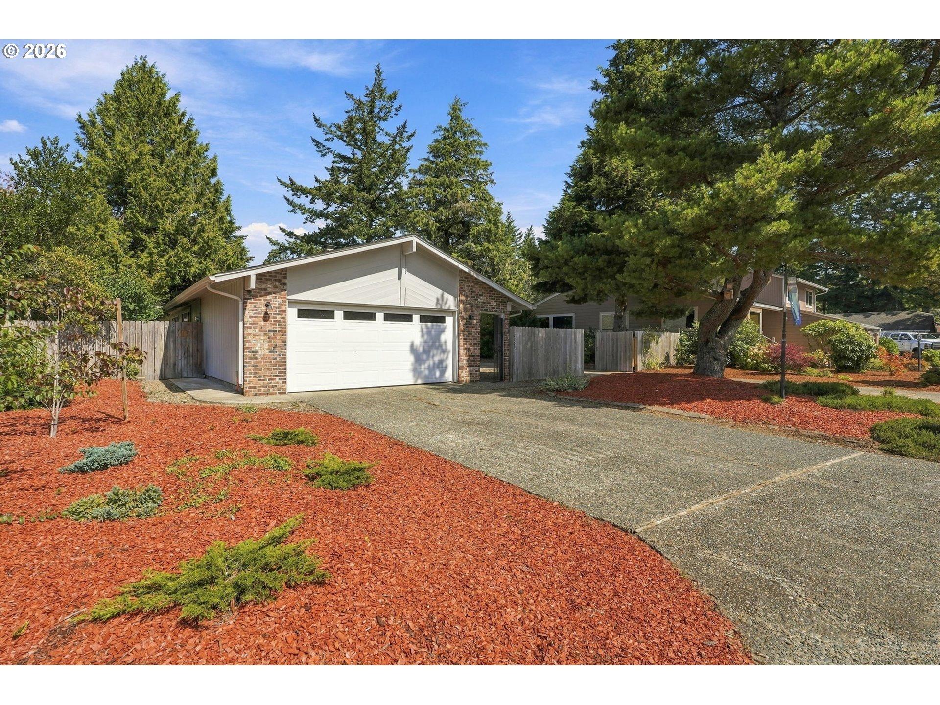 24th St, Florence, OR 97439