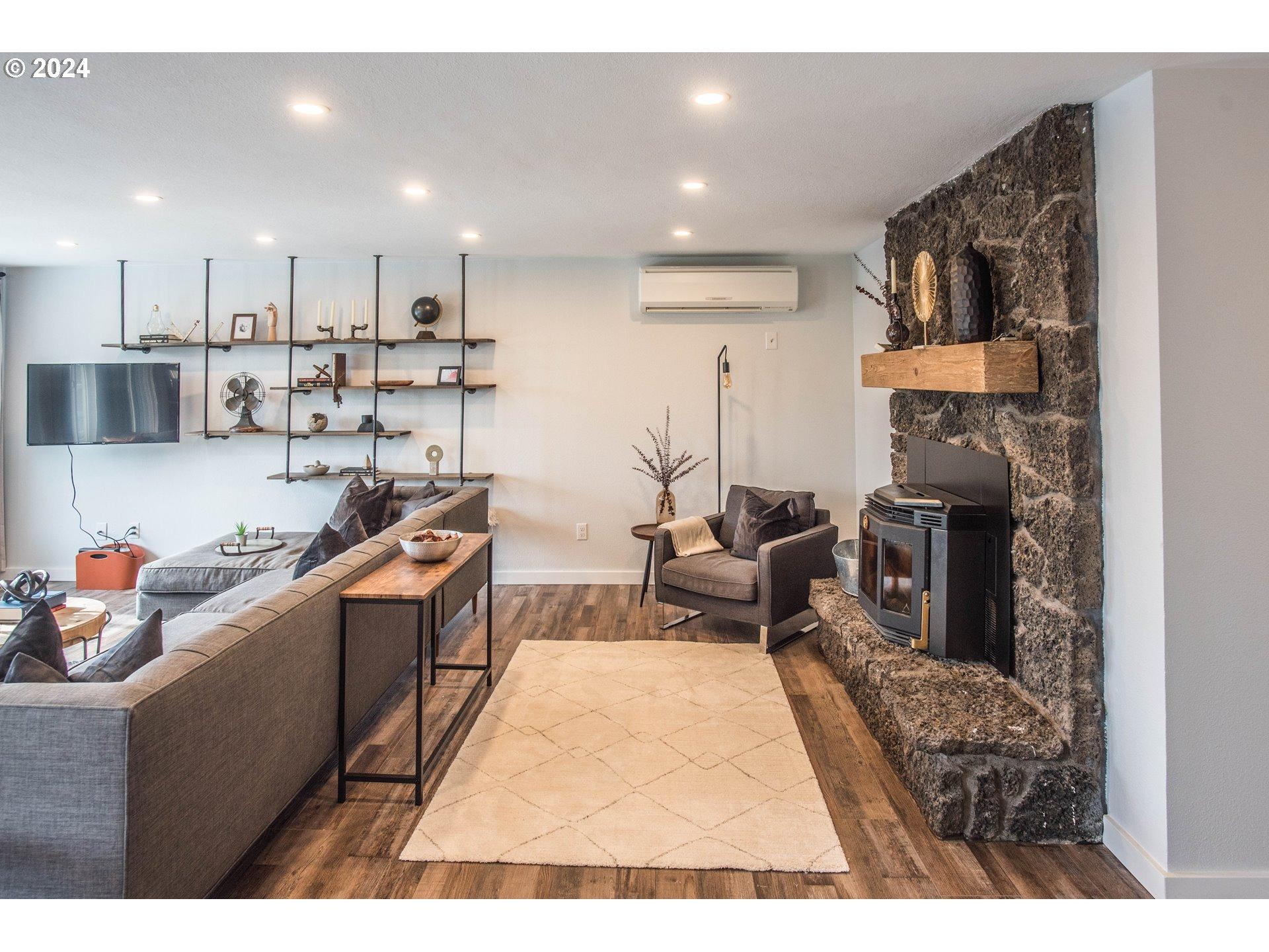 E 33rd Pl, Vancouver, WA 98661